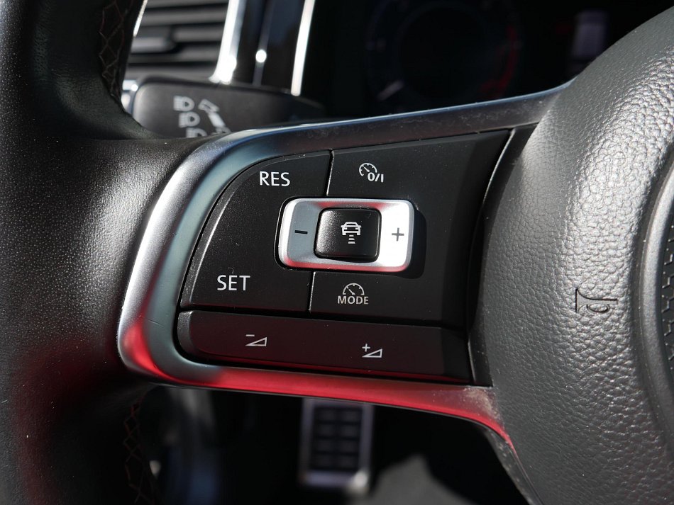 Volkswagen Golf 2.0 TDi GTD