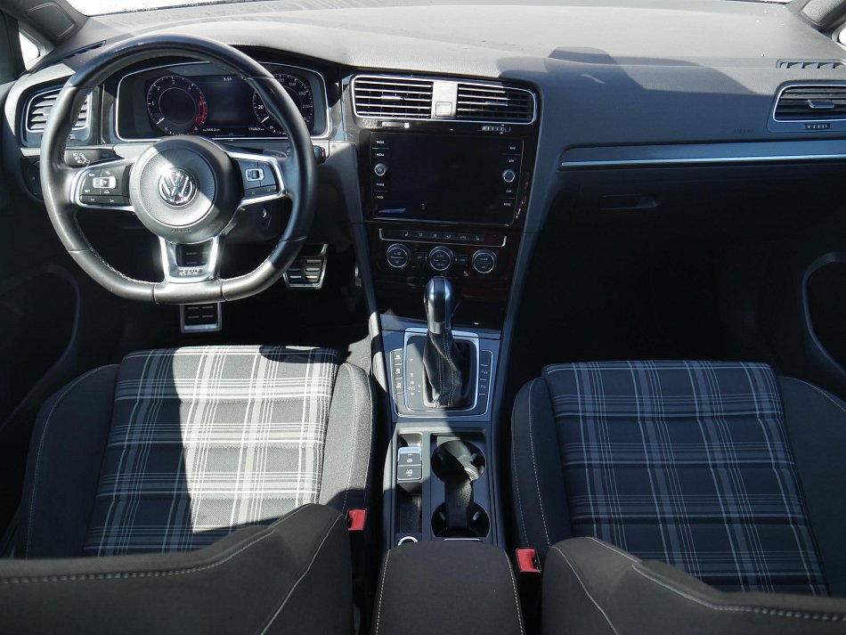 Volkswagen Golf 2.0 TDi GTD