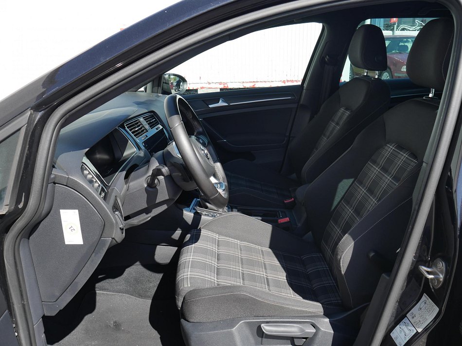 Volkswagen Golf 2.0 TDi GTD