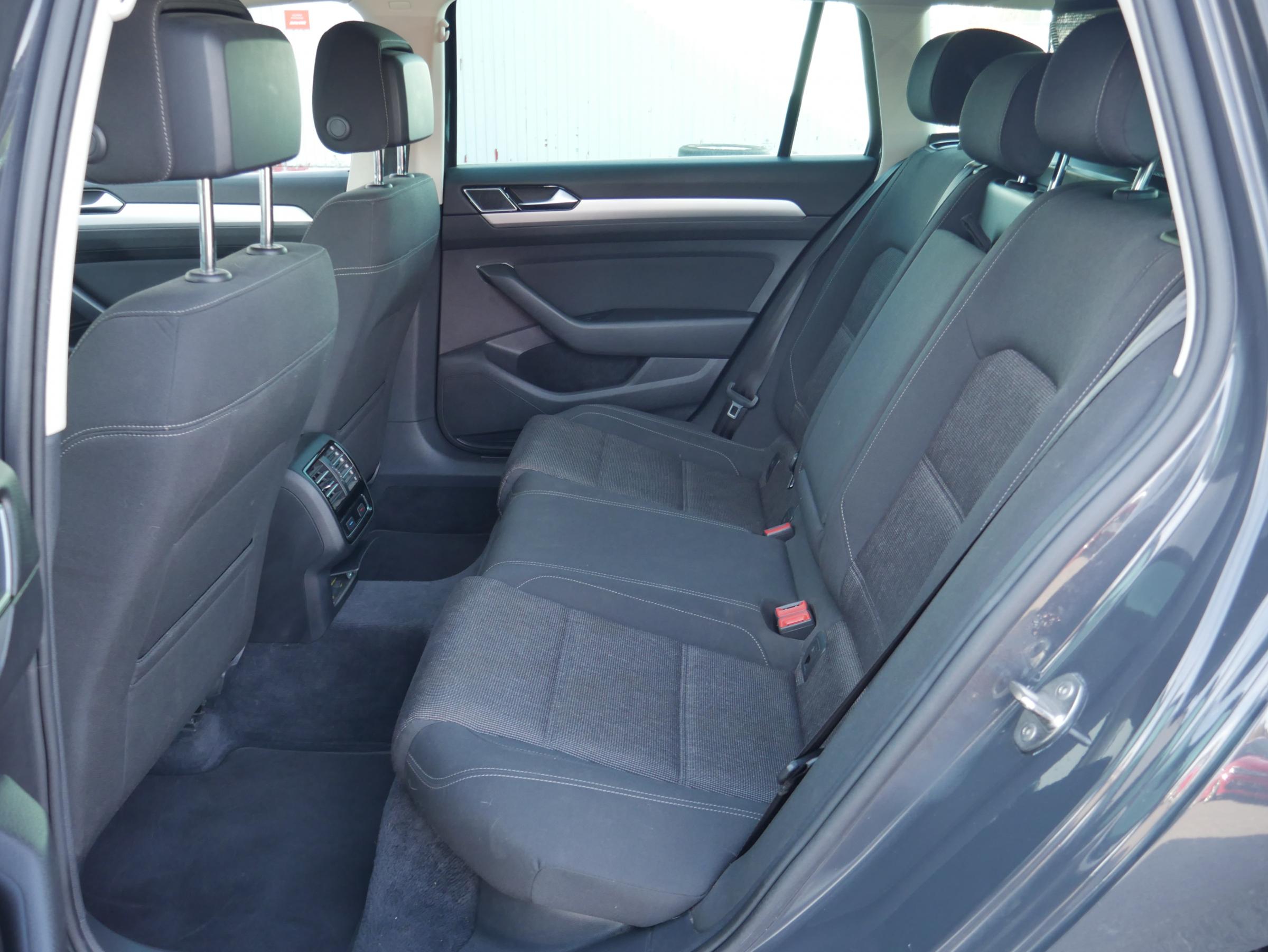 Volkswagen Passat, 2016 - pohled č. 10