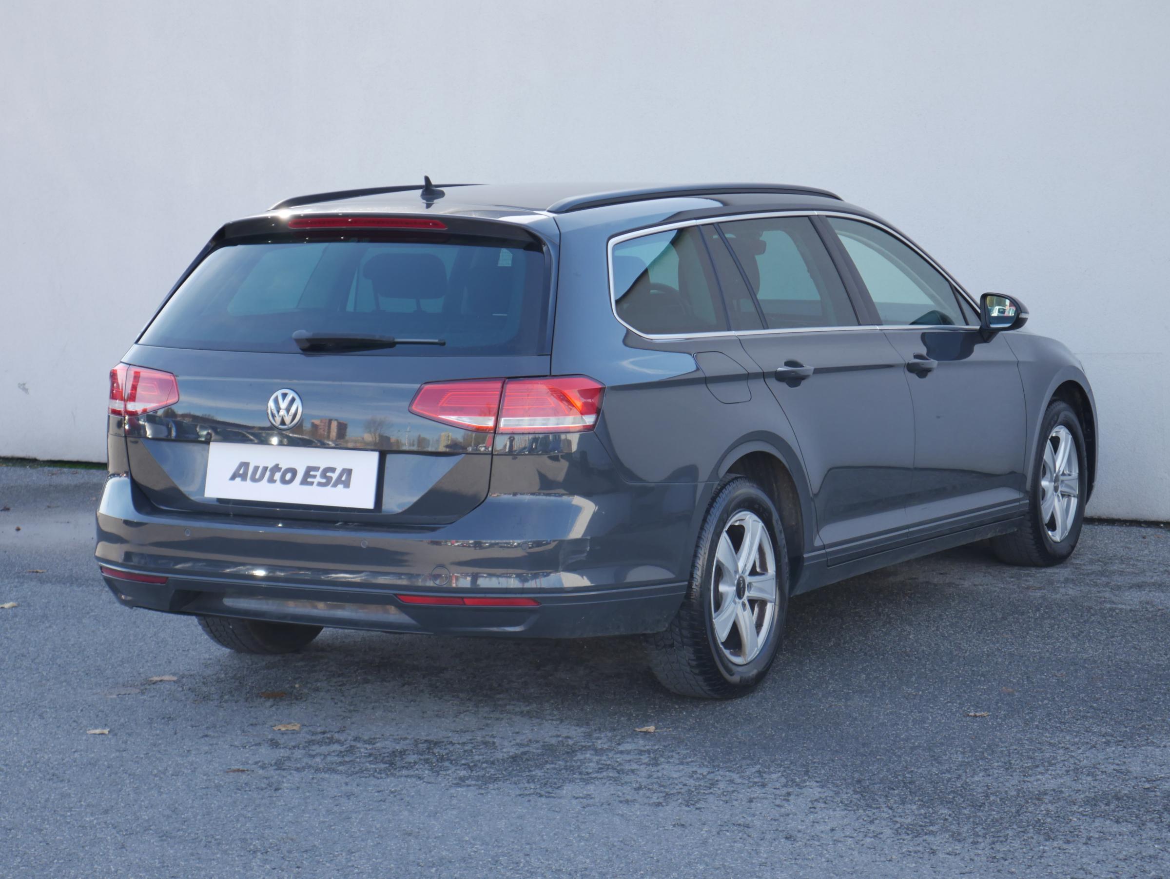 Volkswagen Passat, 2016 - pohled č. 4