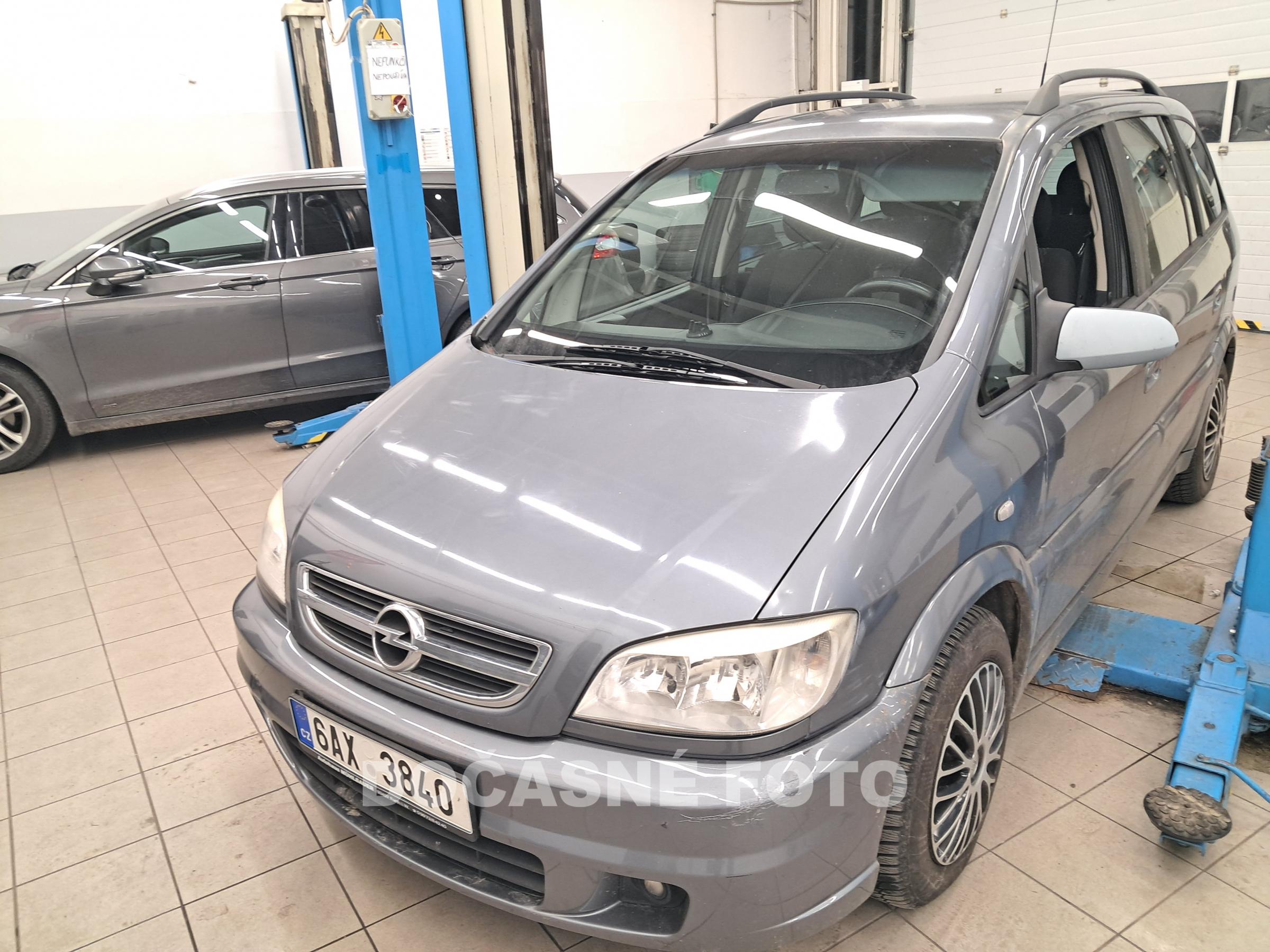 Opel Zafira, 2005