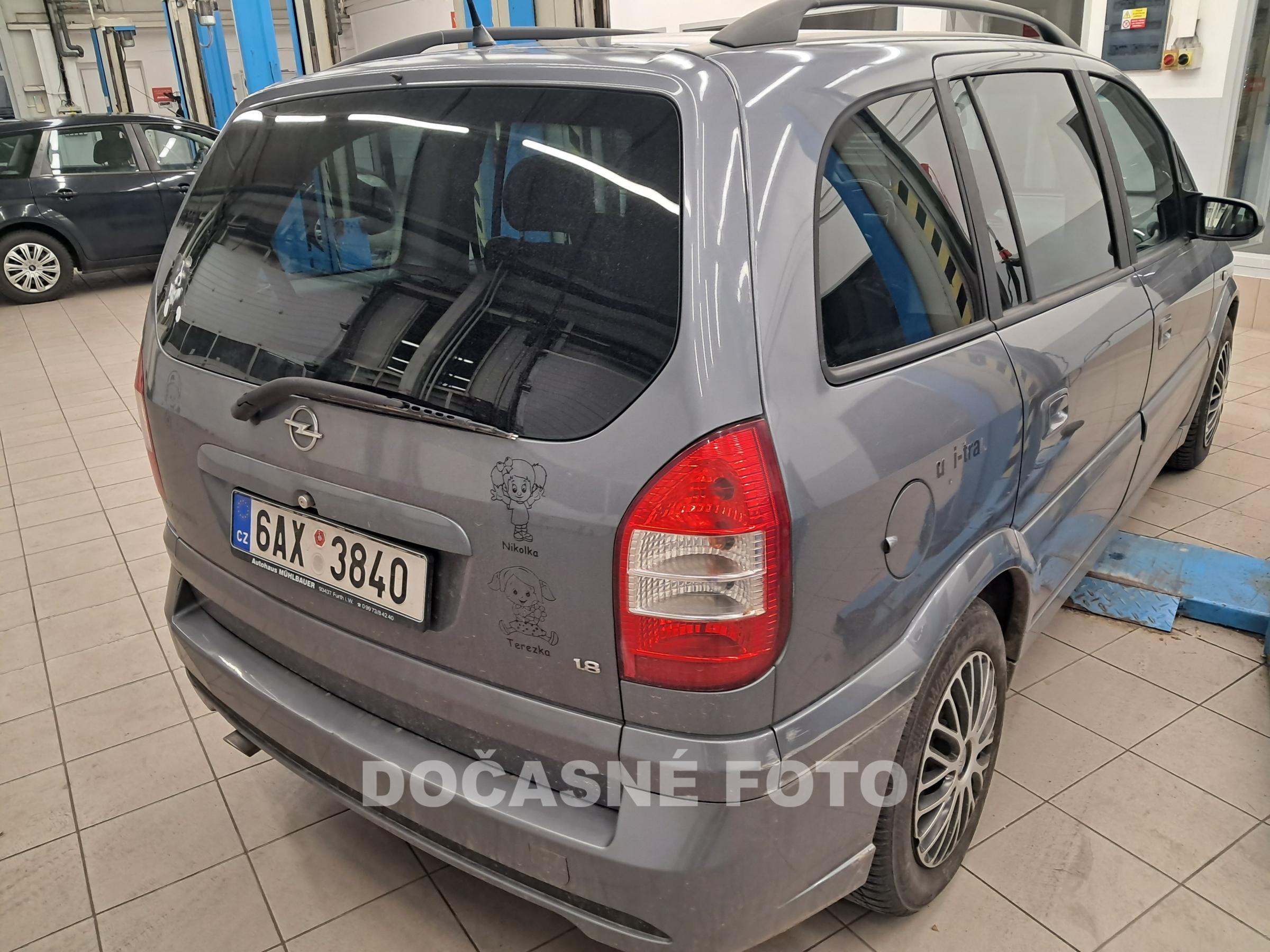 Opel Zafira, 2005 - pohled č. 2