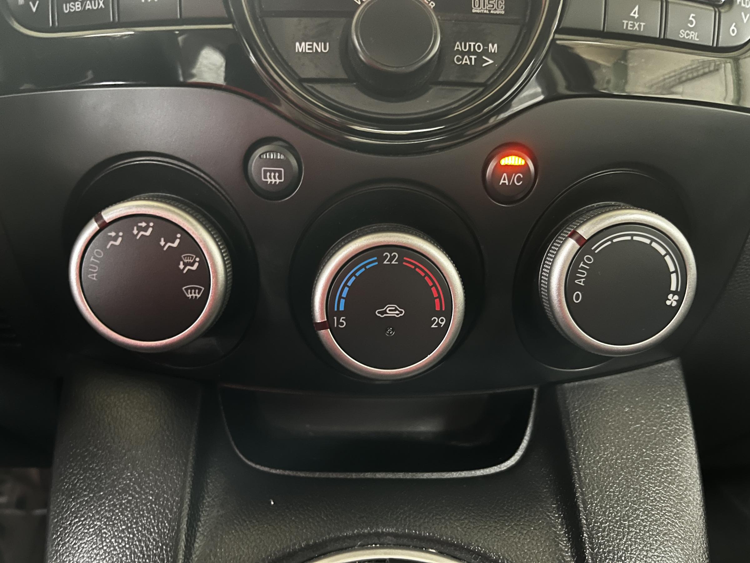 Mazda 2, 2013 - pohled č. 16