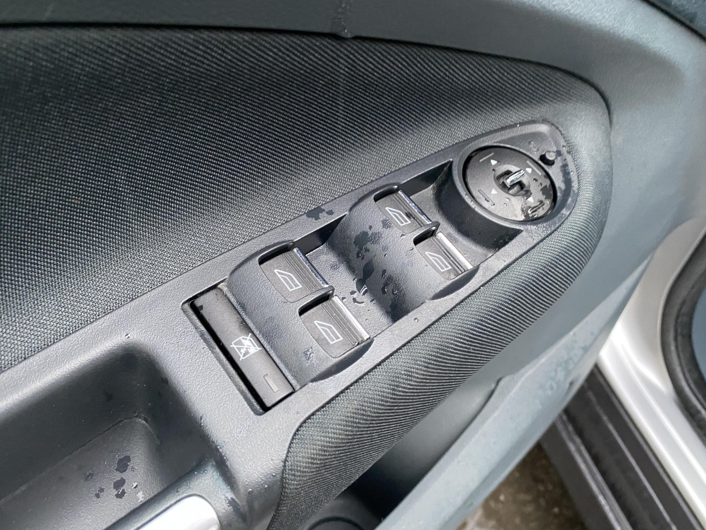 Ford C-MAX, 2013 - pohled č. 13