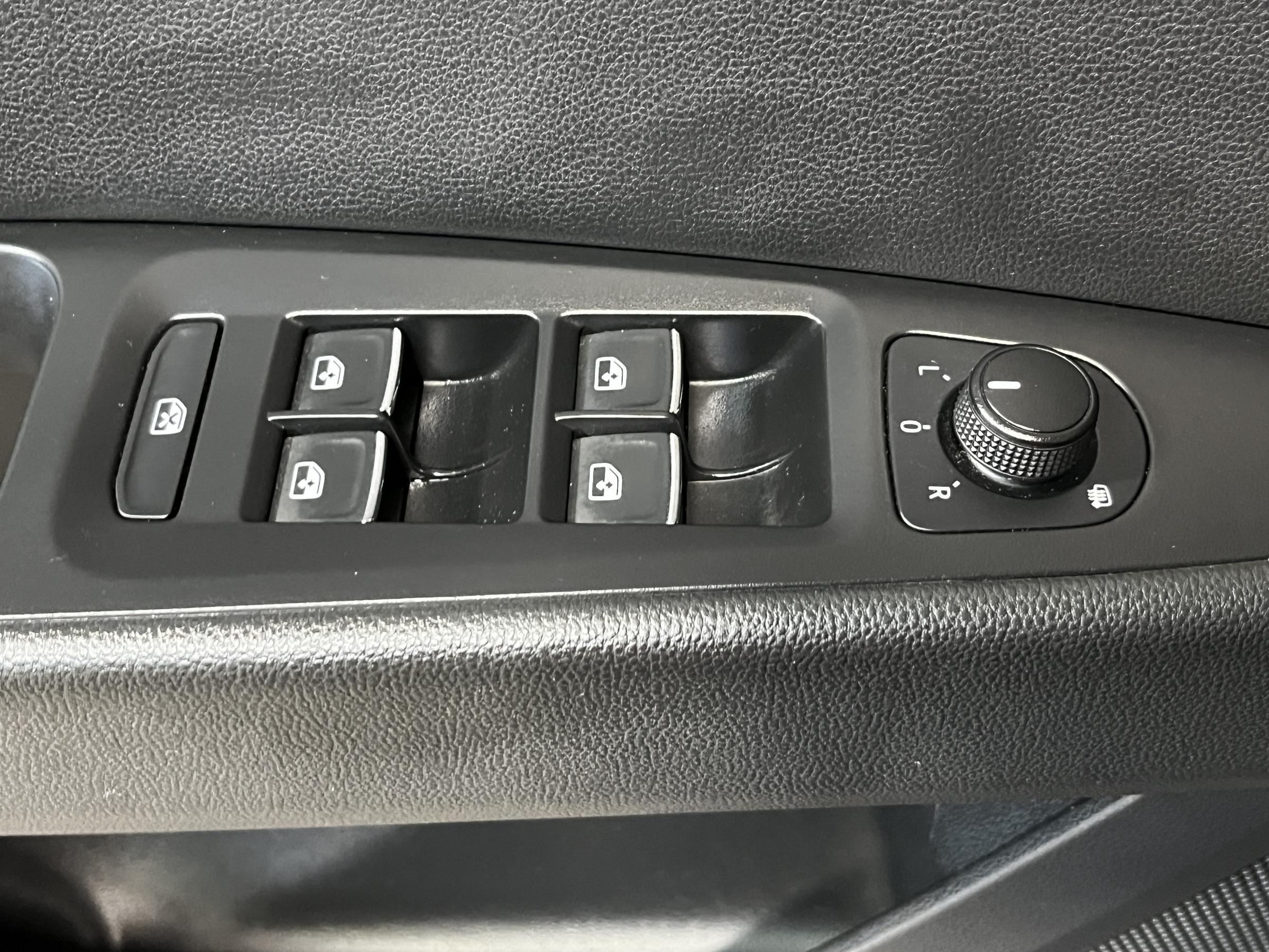 Seat Leon, 2016 - pohled č. 12