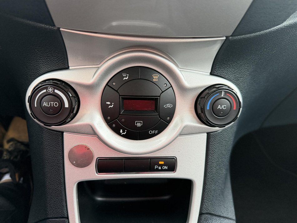 Ford Fiesta 1.6 Ti-VCT Titanium