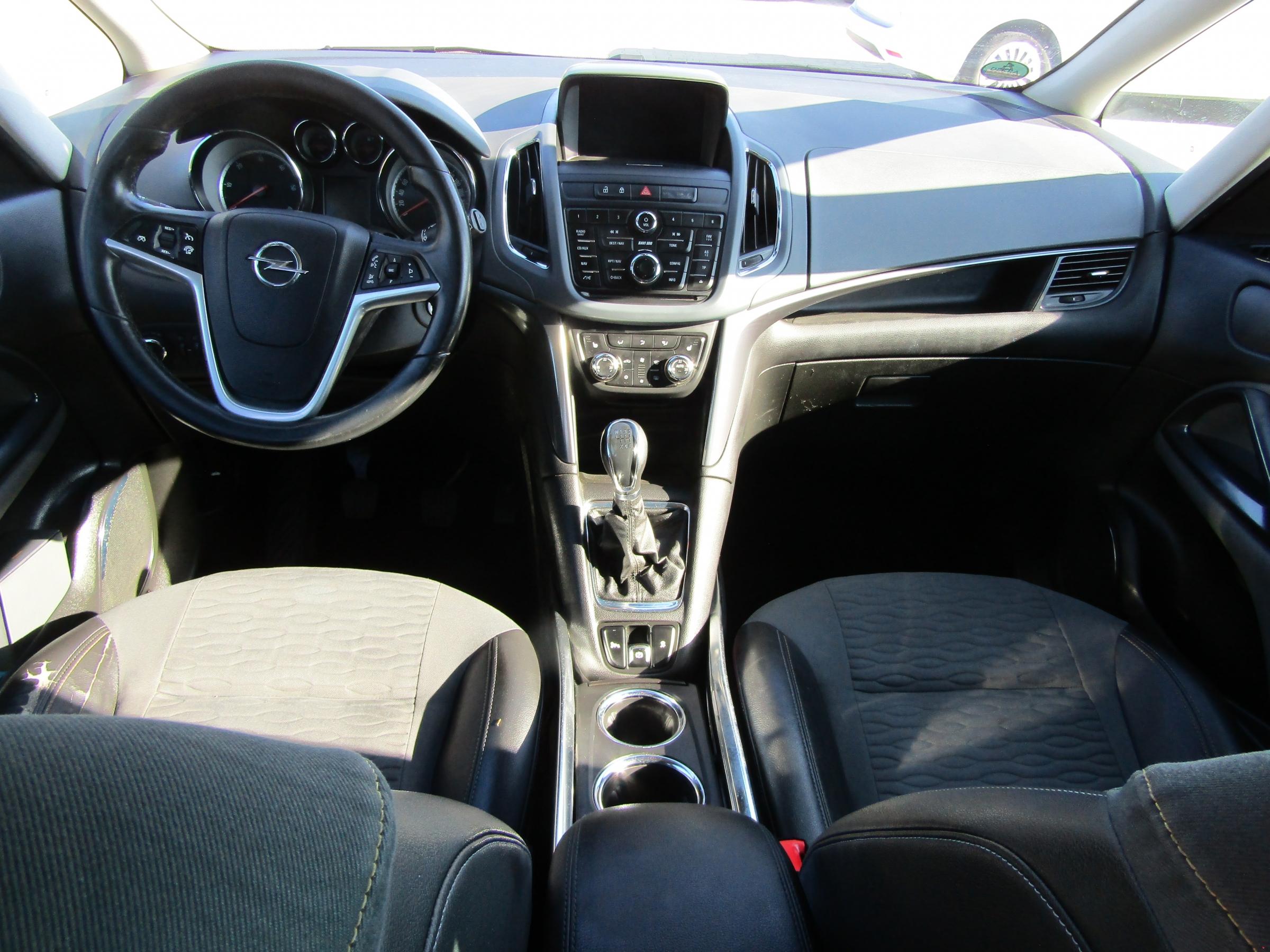 Opel Zafira, 2013 - pohled č. 8