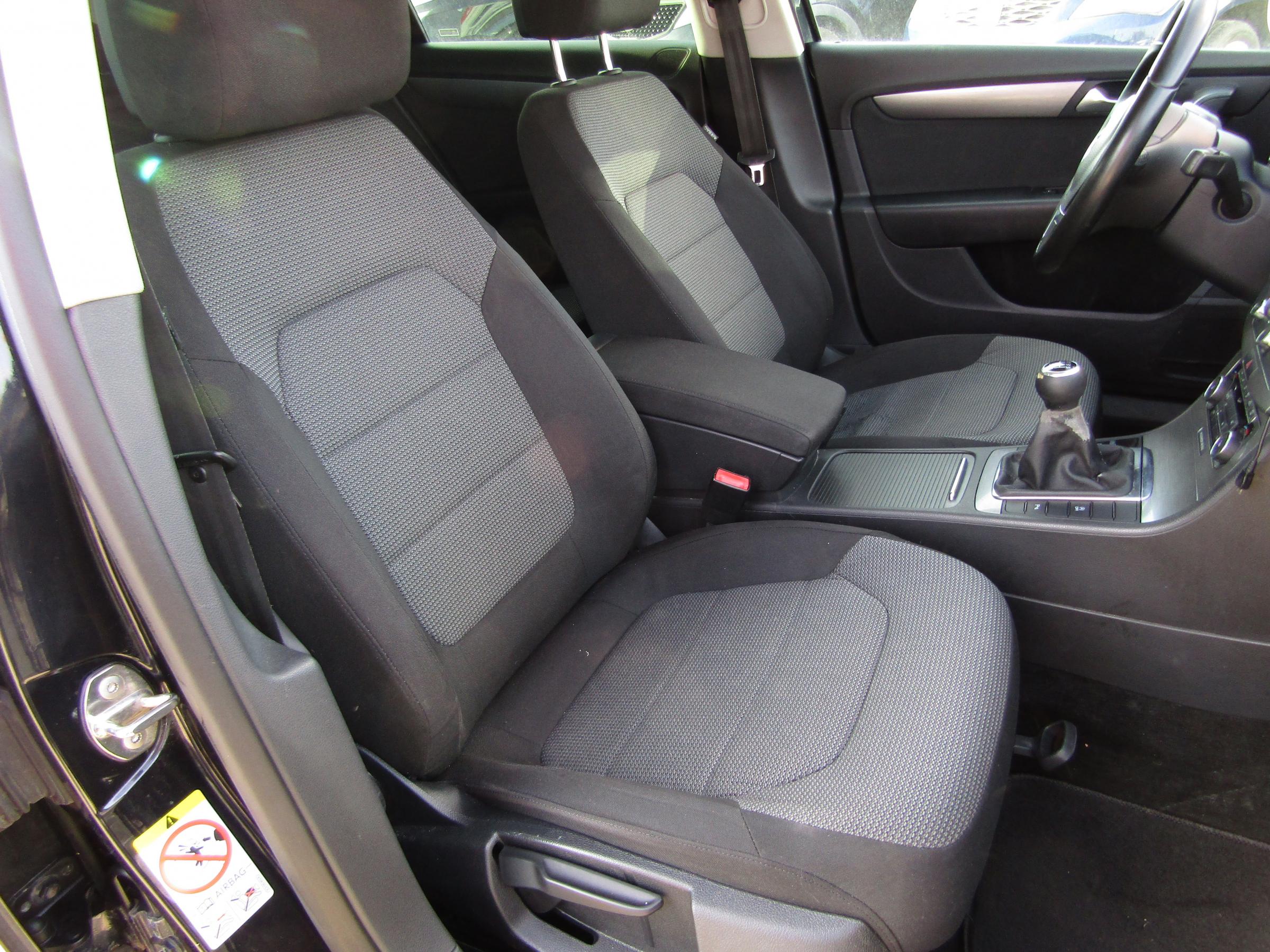 Volkswagen Passat, 2011 - pohled č. 13