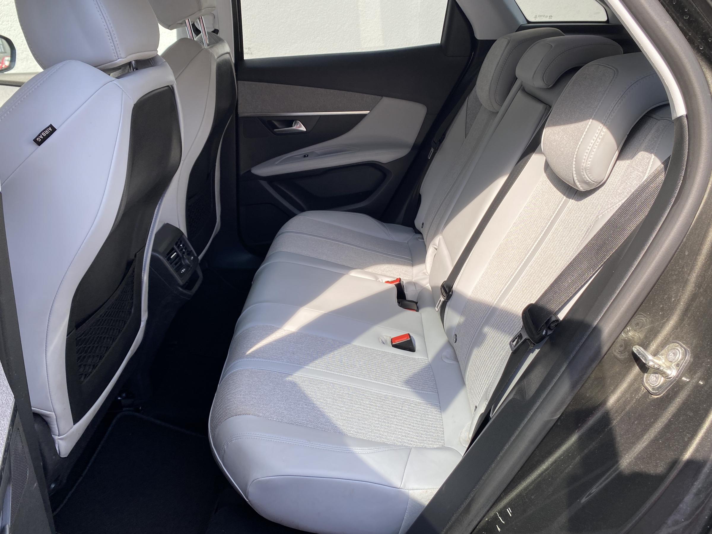 Peugeot 3008, 2018 - pohled č. 16