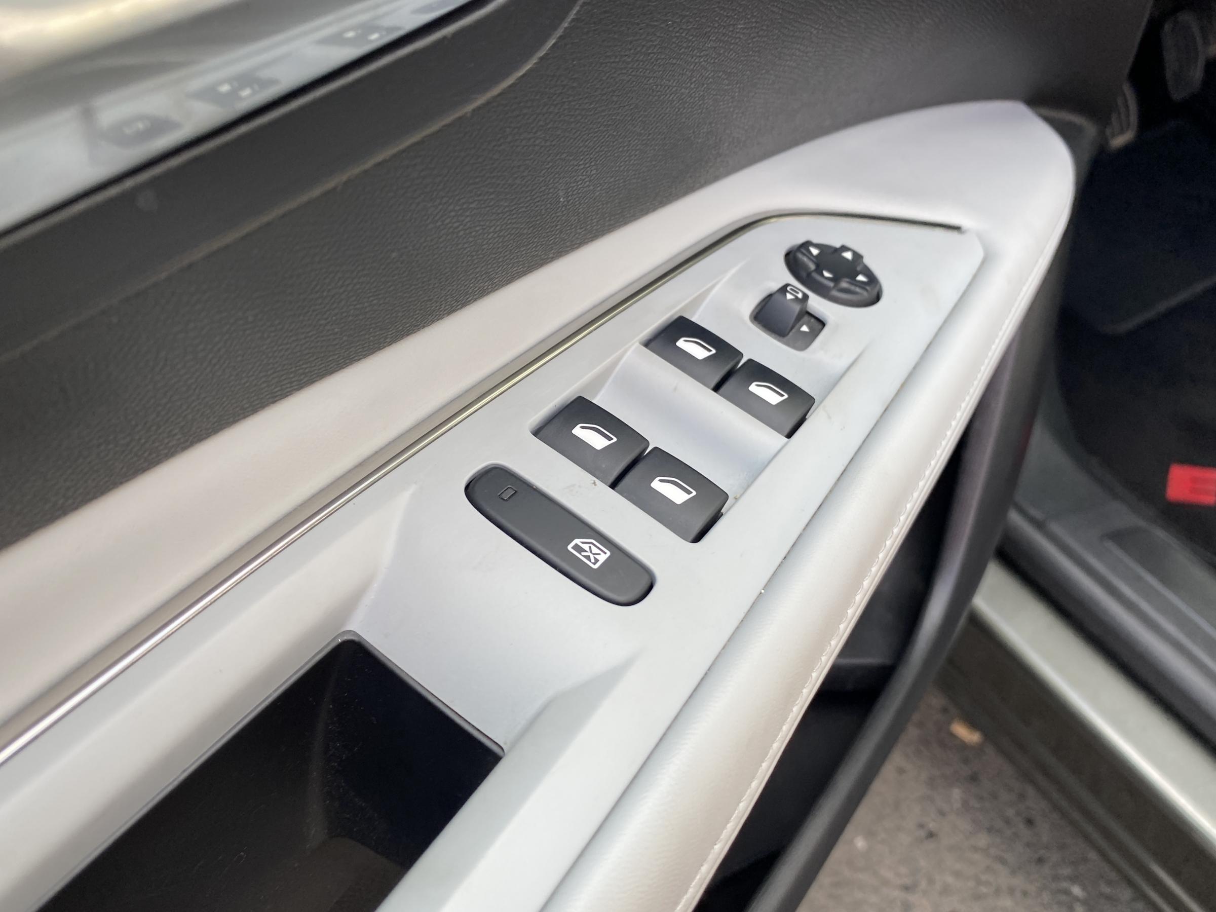 Peugeot 3008, 2018 - pohled č. 17