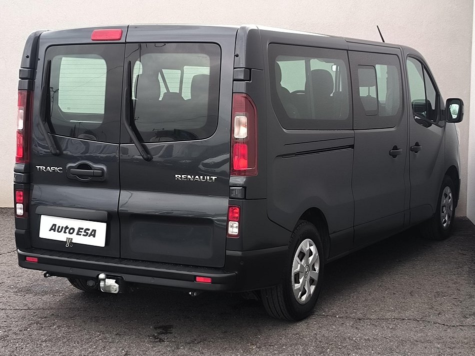 Renault Trafic 2.0dCi  L2 9míst