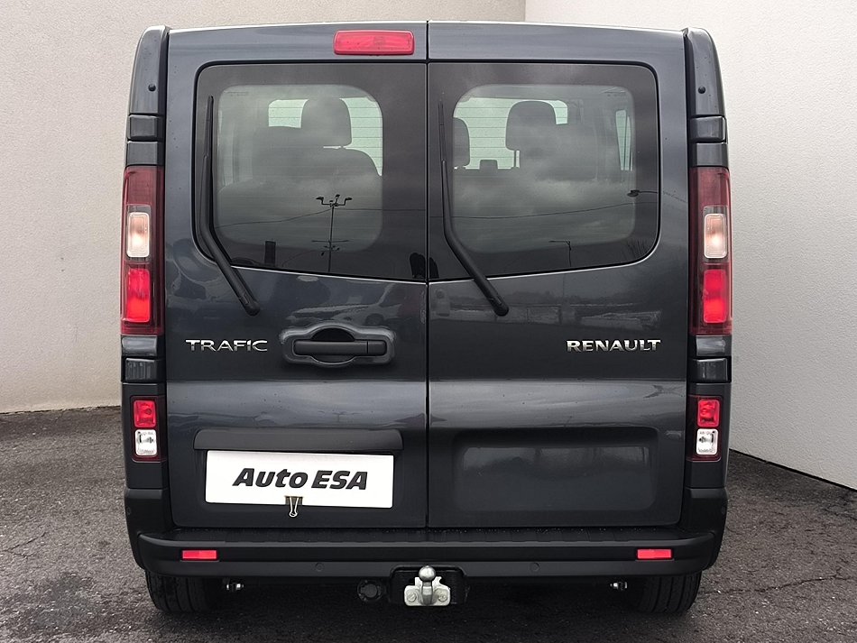 Renault Trafic 2.0dCi  L2 9míst