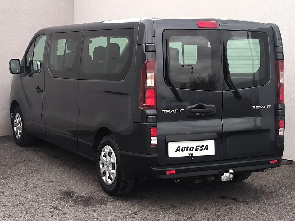Renault Trafic 2.0dCi  L2 9míst