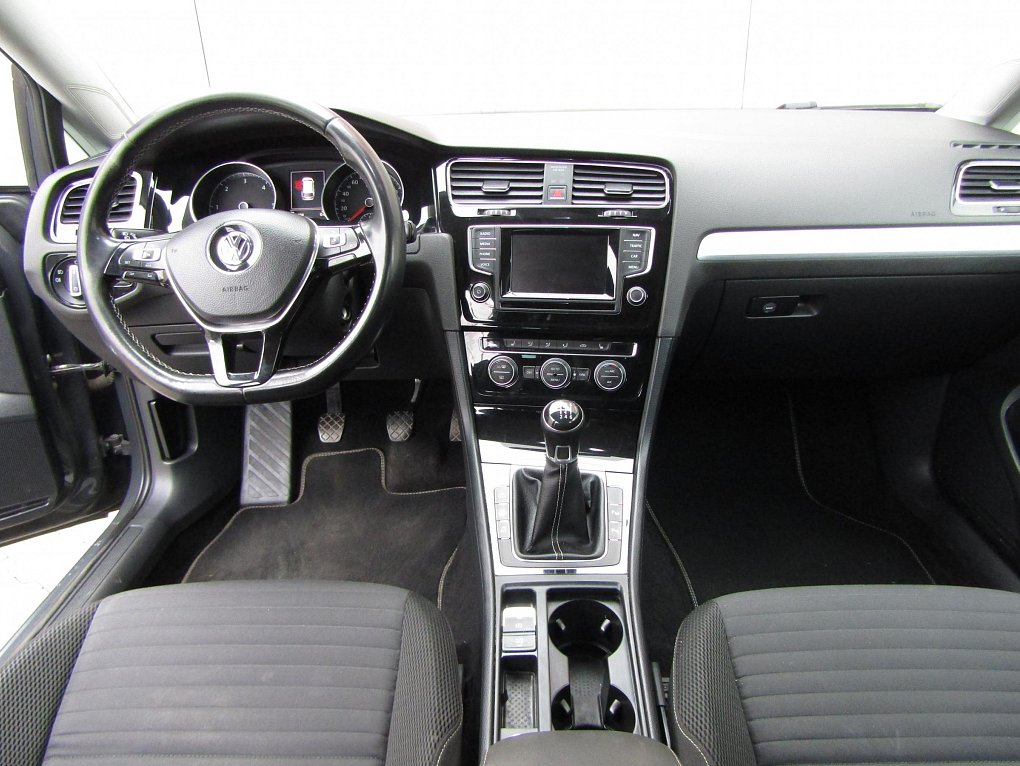 Volkswagen Golf 2.0 TDi 