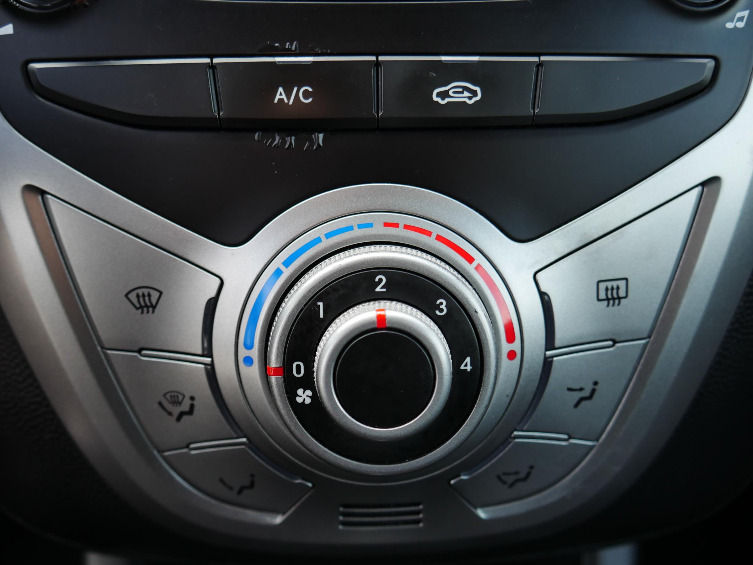 Hyundai ix20, 2014 - pohled č. 14