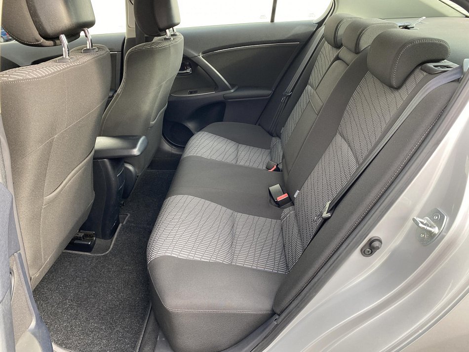 Toyota Avensis 1.8 VVT-i Edition