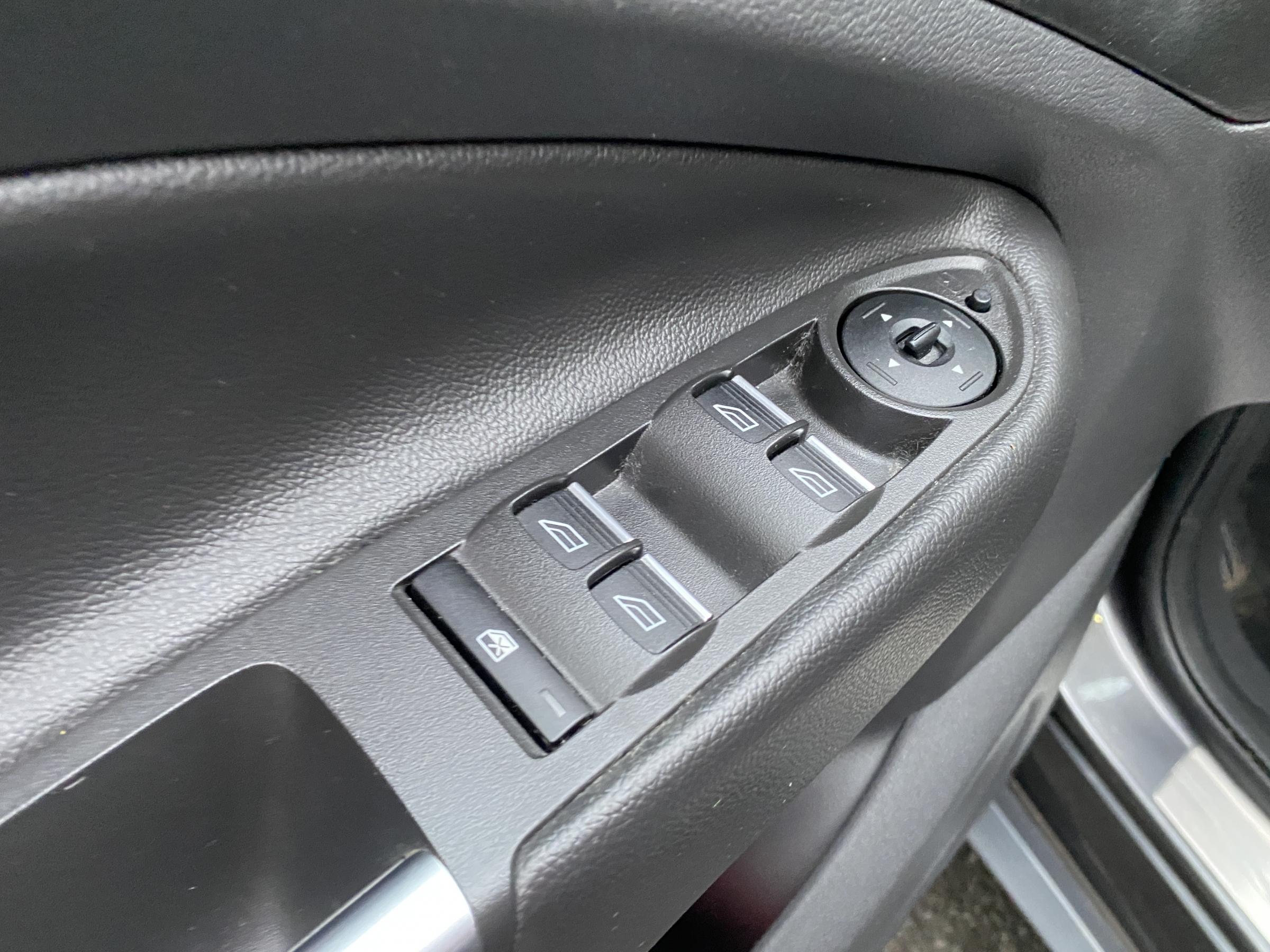 Ford Kuga, 2015 - pohled č. 13