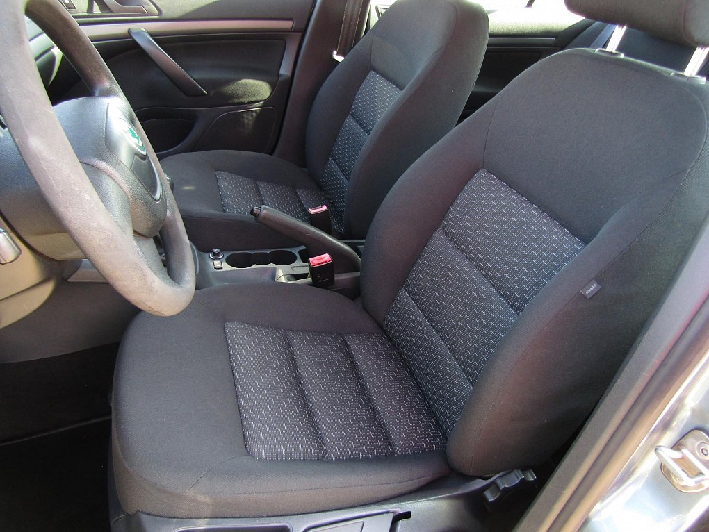 Škoda Octavia II 1.6 MPi Tour