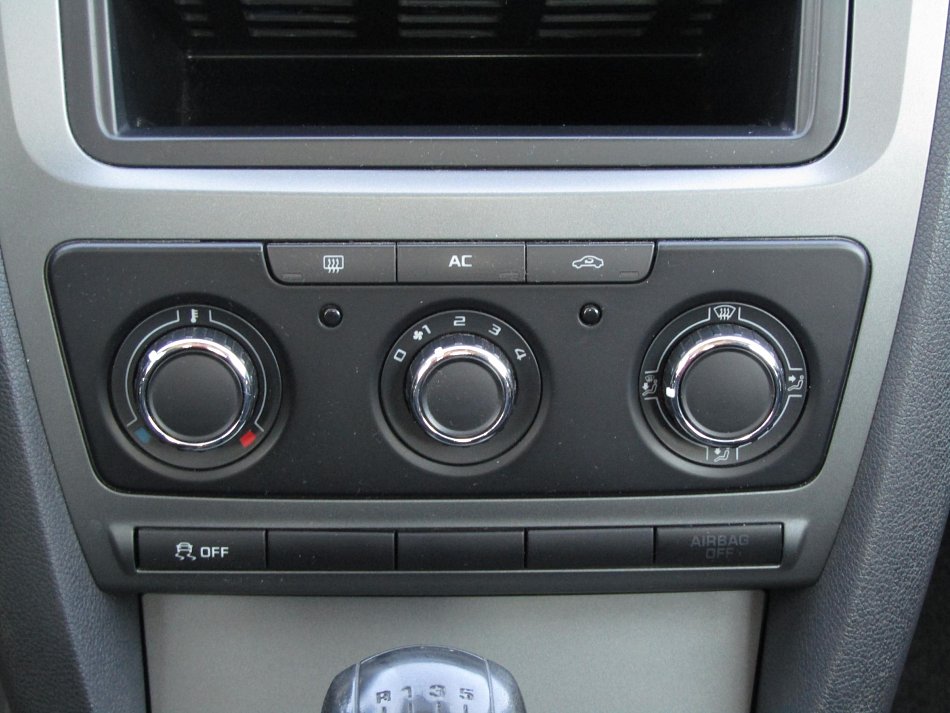 Škoda Octavia II 1.6 MPi Tour