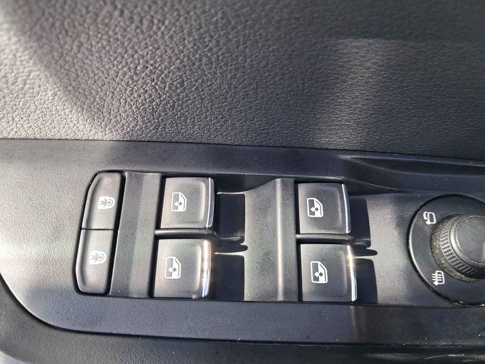 Škoda Superb III 1.8 TSi L&K