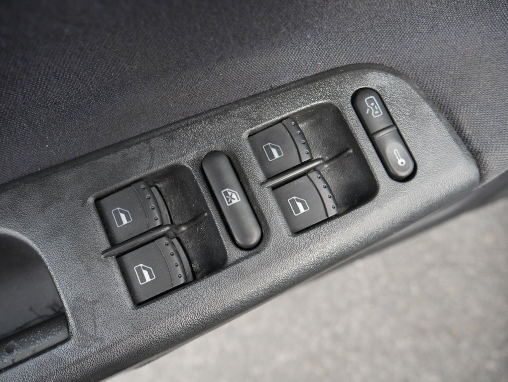 Škoda Octavia 1.6i Elegance