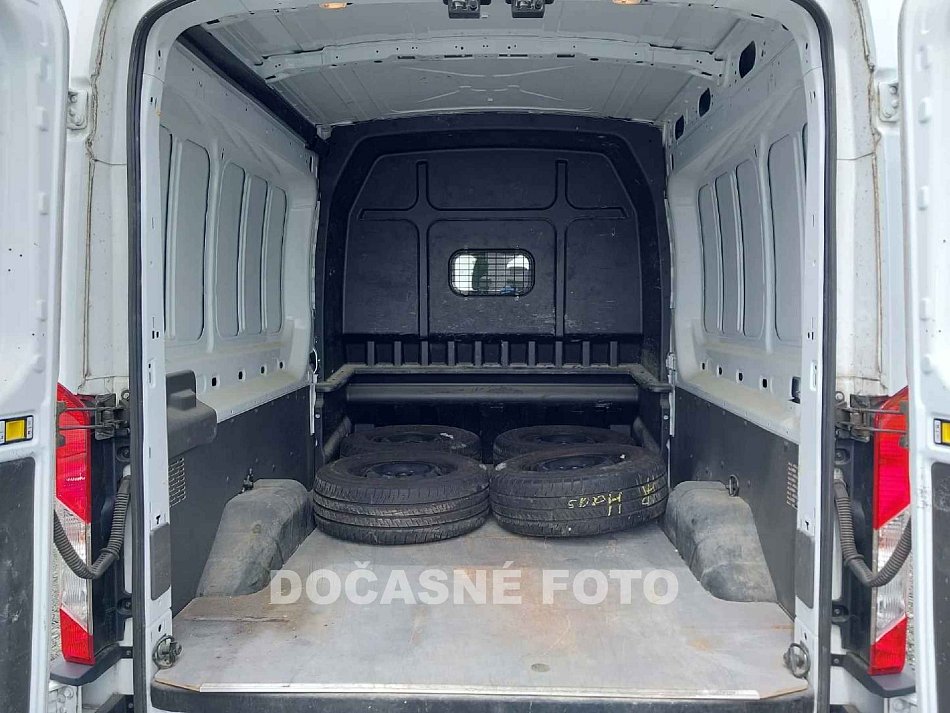 Ford Transit 2.0TDCi Trend L3H2 6míst