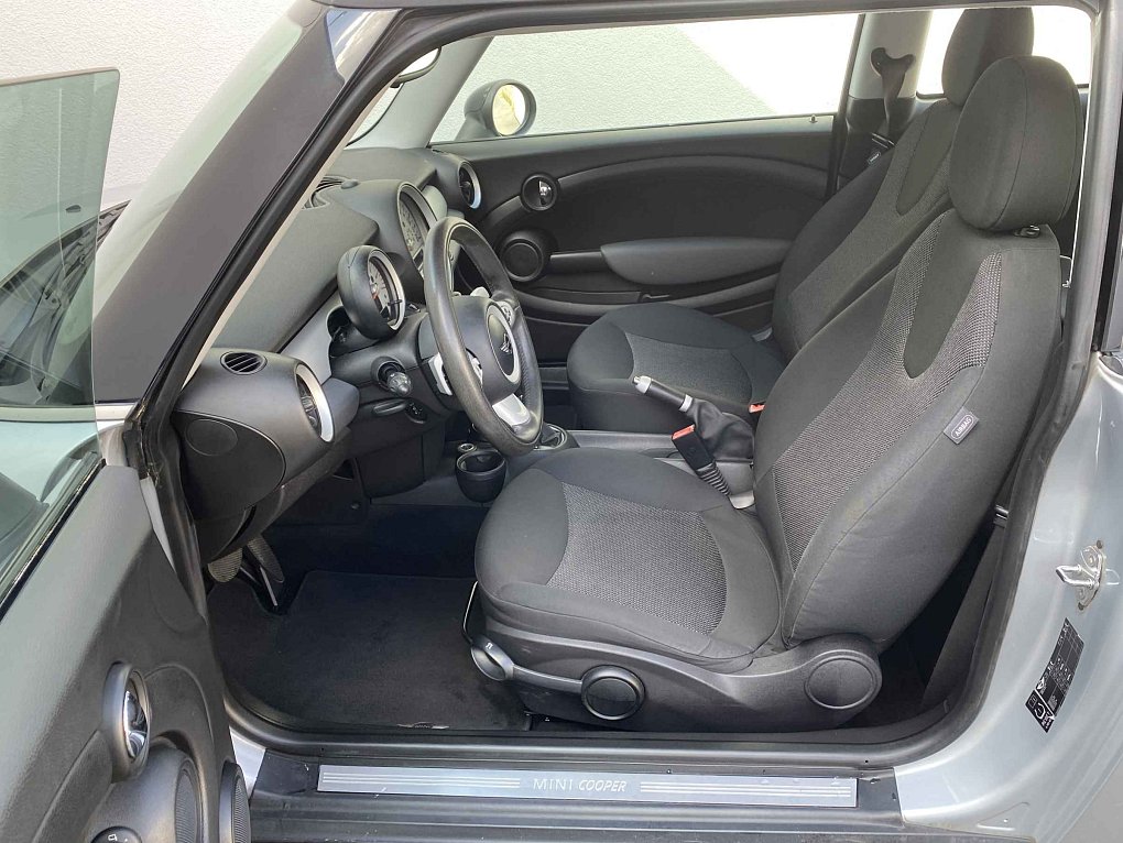 Mini Cooper 1.6D 