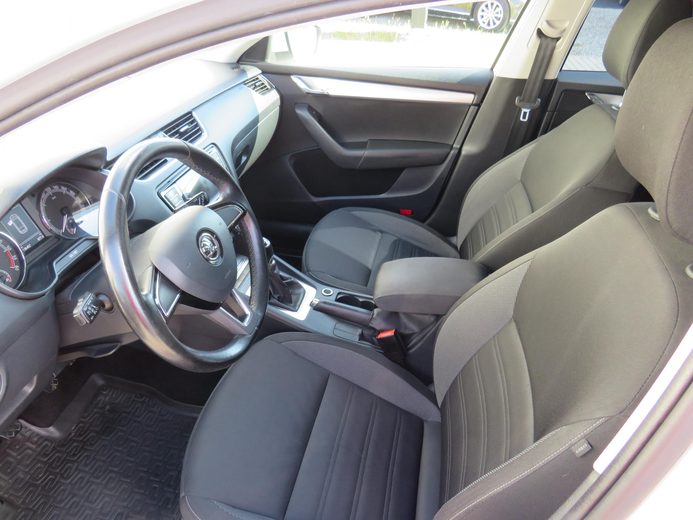 Škoda Octavia III, 2018 - pohled č. 10