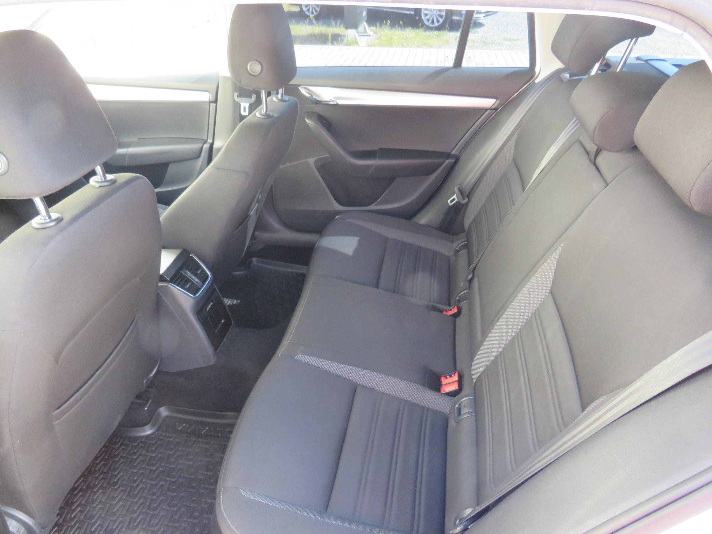 Škoda Octavia III, 2018 - pohled č. 11