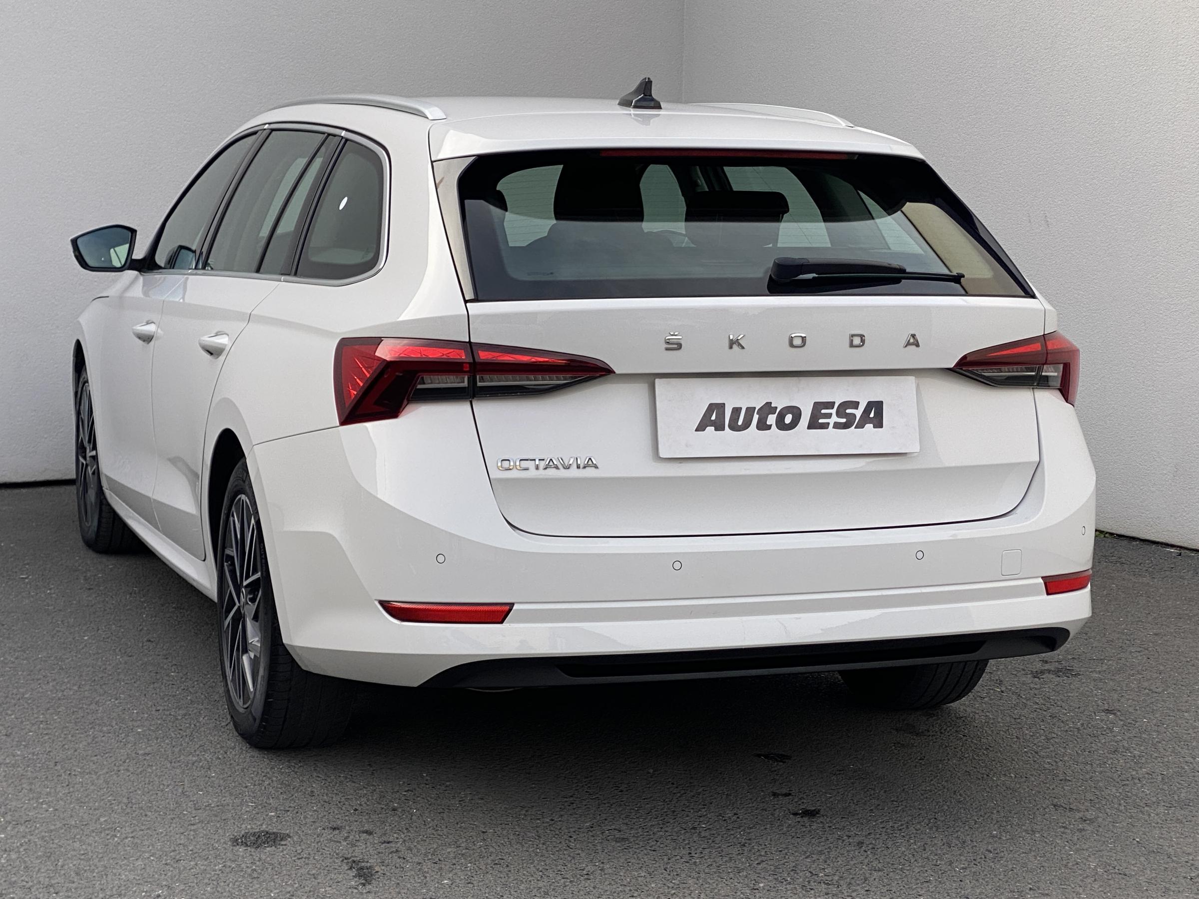 Škoda Octavia IV, 2021 - pohled č. 6