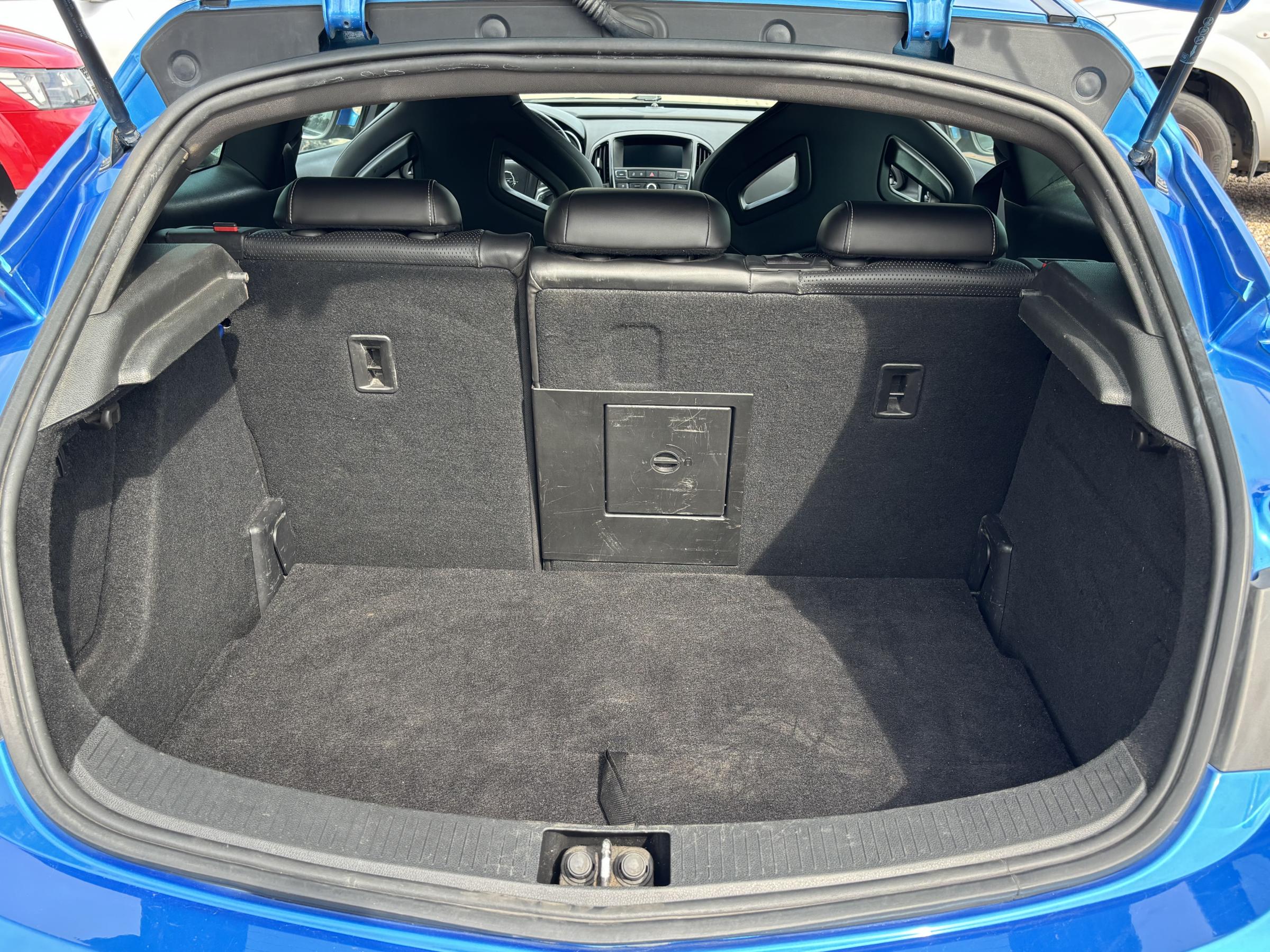 Opel Astra, 2014 - pohled č. 7