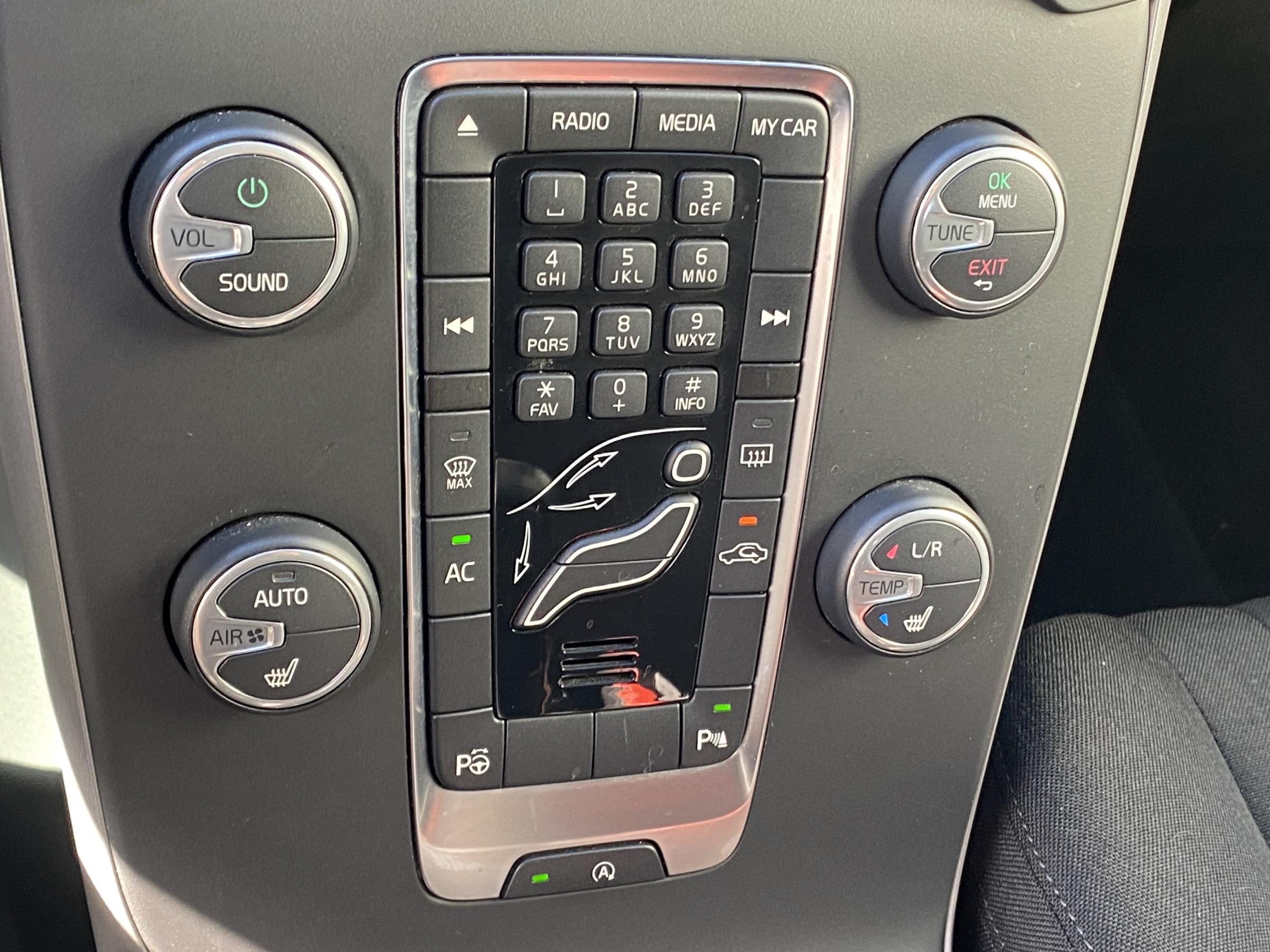 Volvo V40, 2013 - pohled č. 17