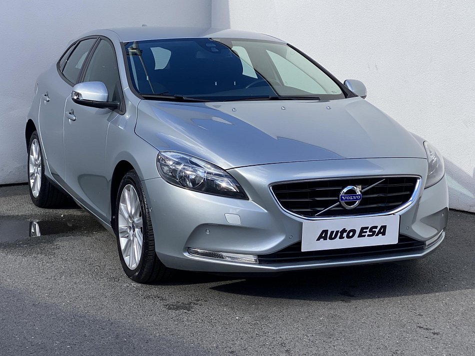Volvo V40 2.0D 