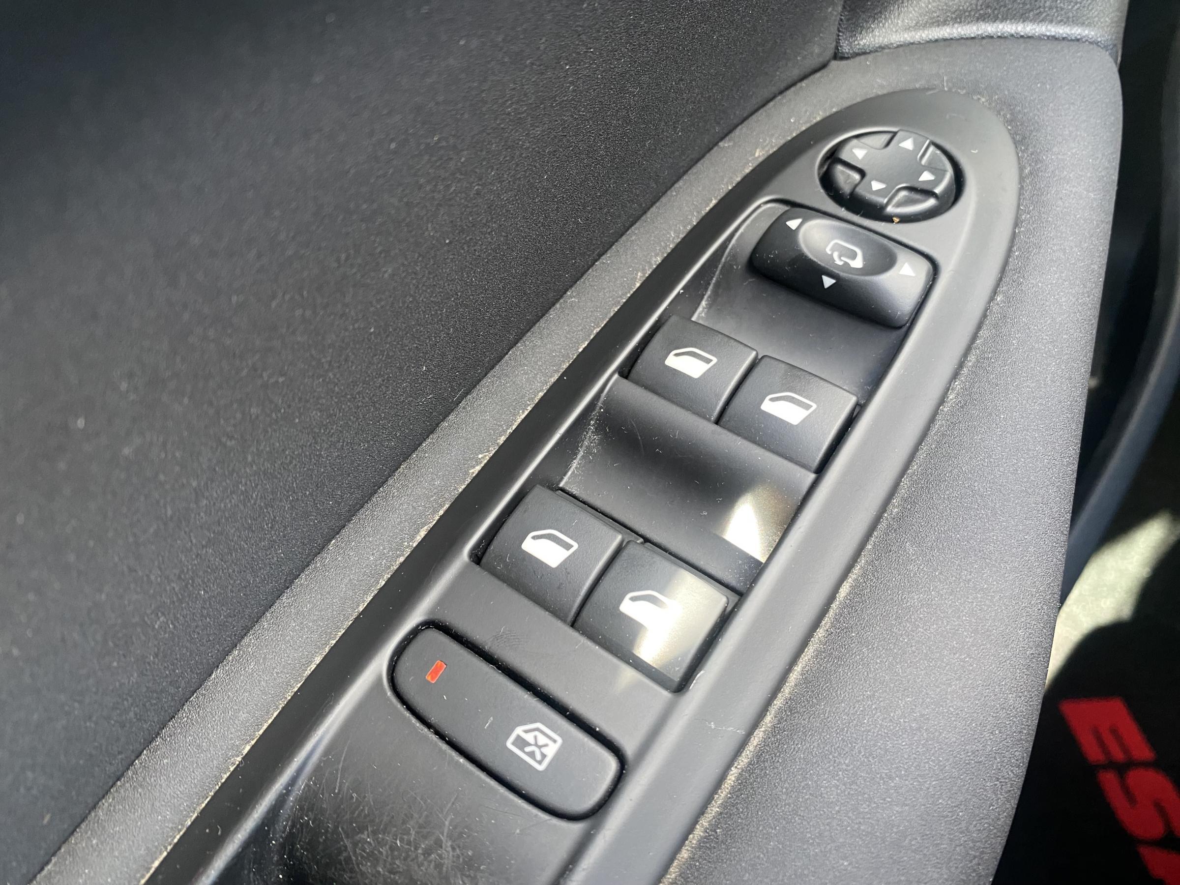 Citroën C4, 2015 - pohled č. 14