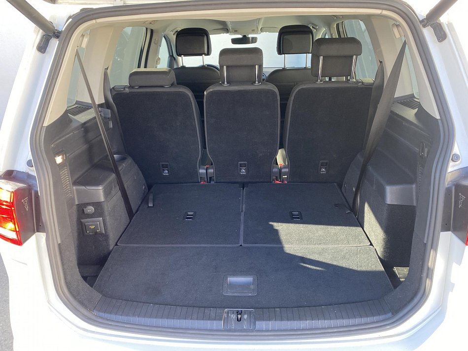 Volkswagen Touran 2.0TDi  7míst