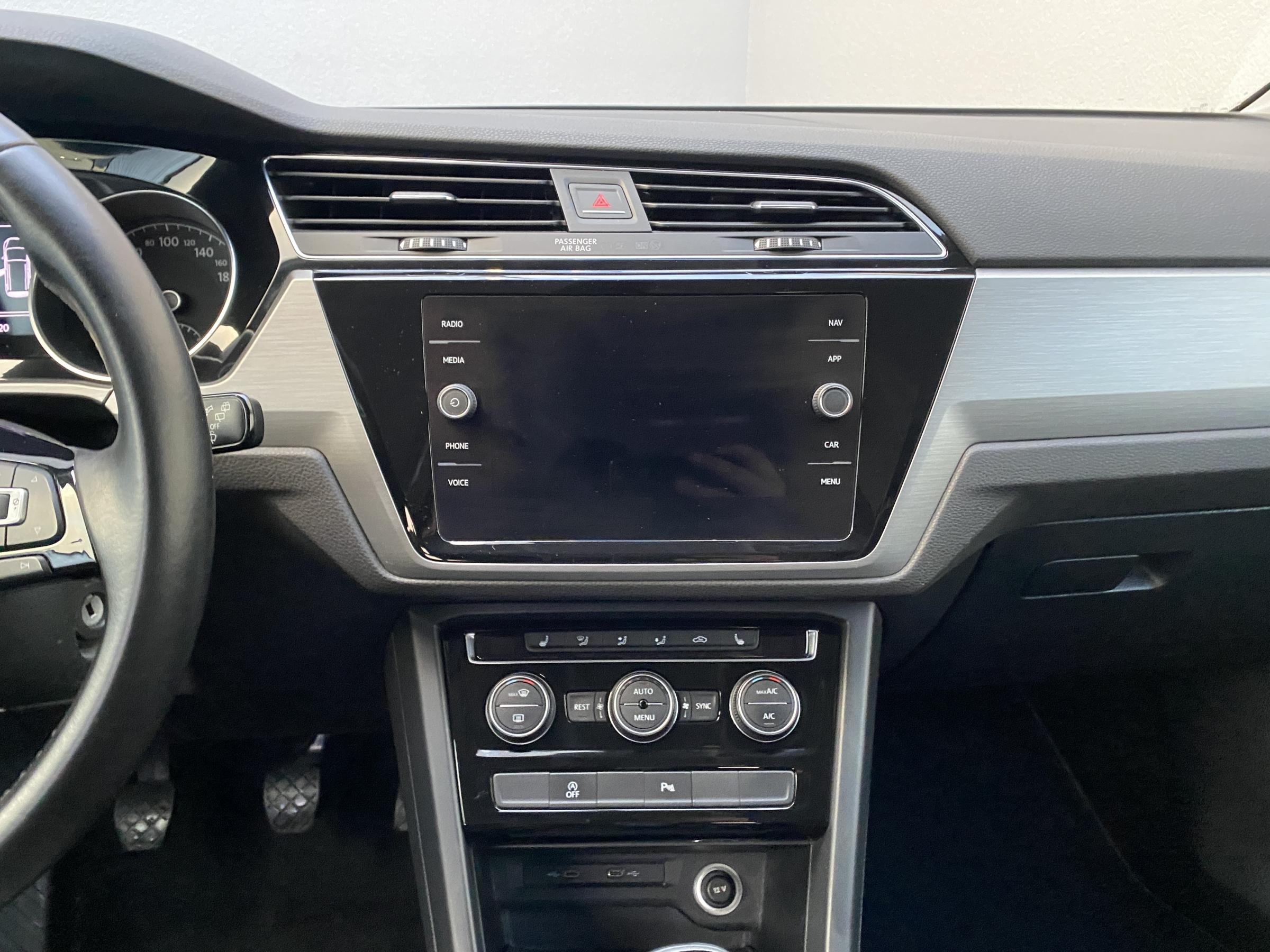 Volkswagen Touran, 2021 - pohled č. 12