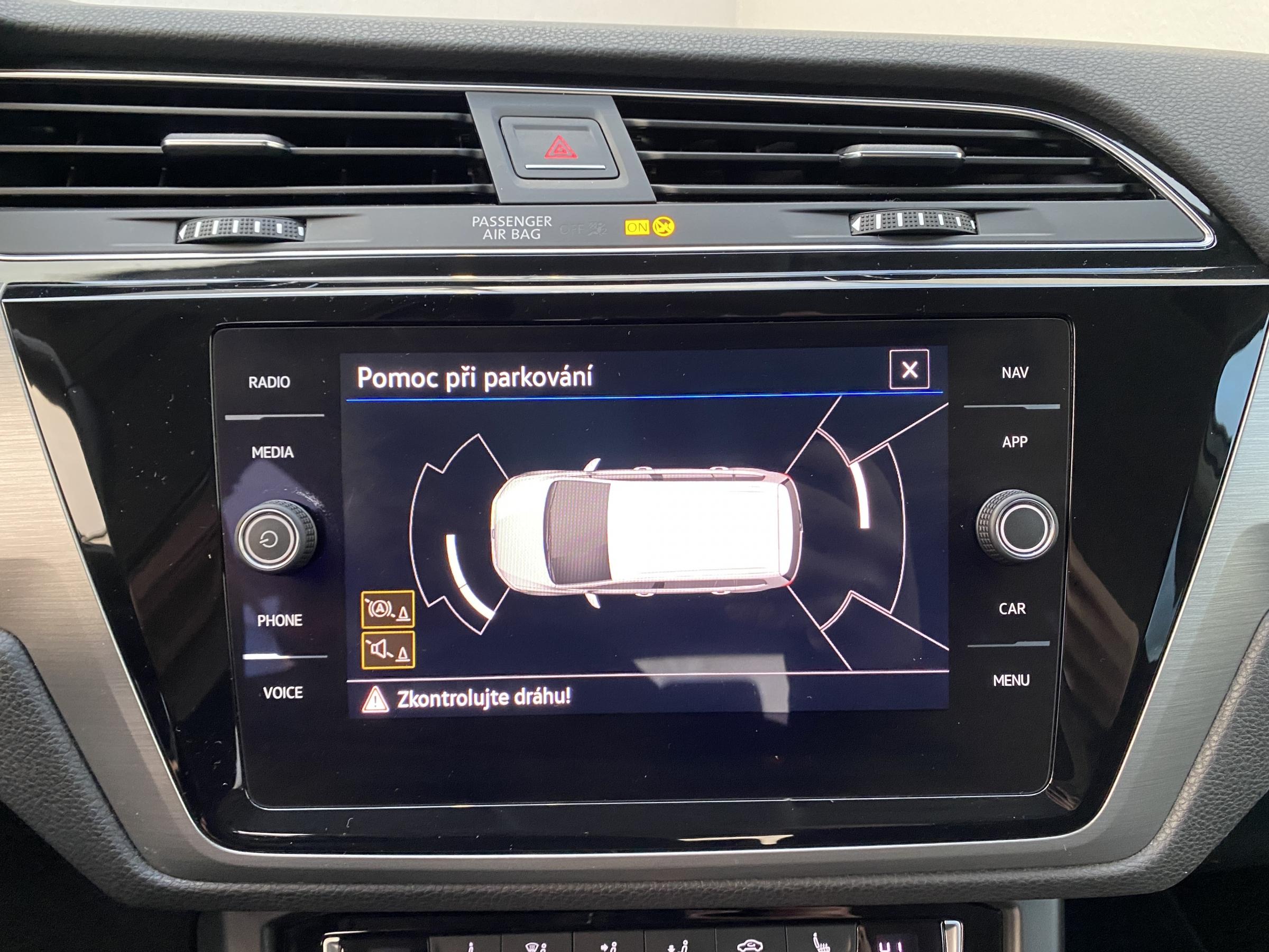 Volkswagen Touran, 2021 - pohled č. 18