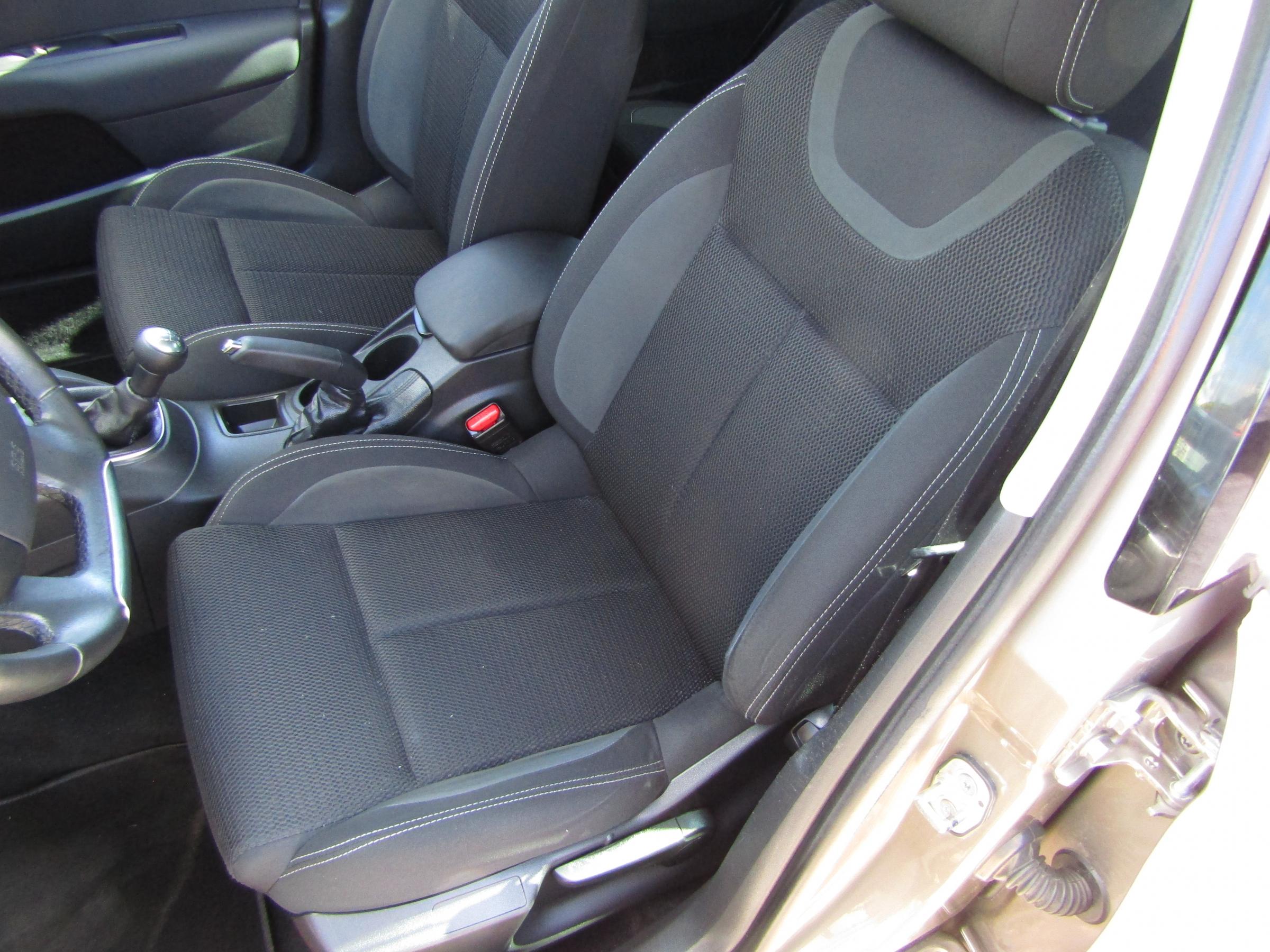 Citroën C4, 2015 - pohled č. 10