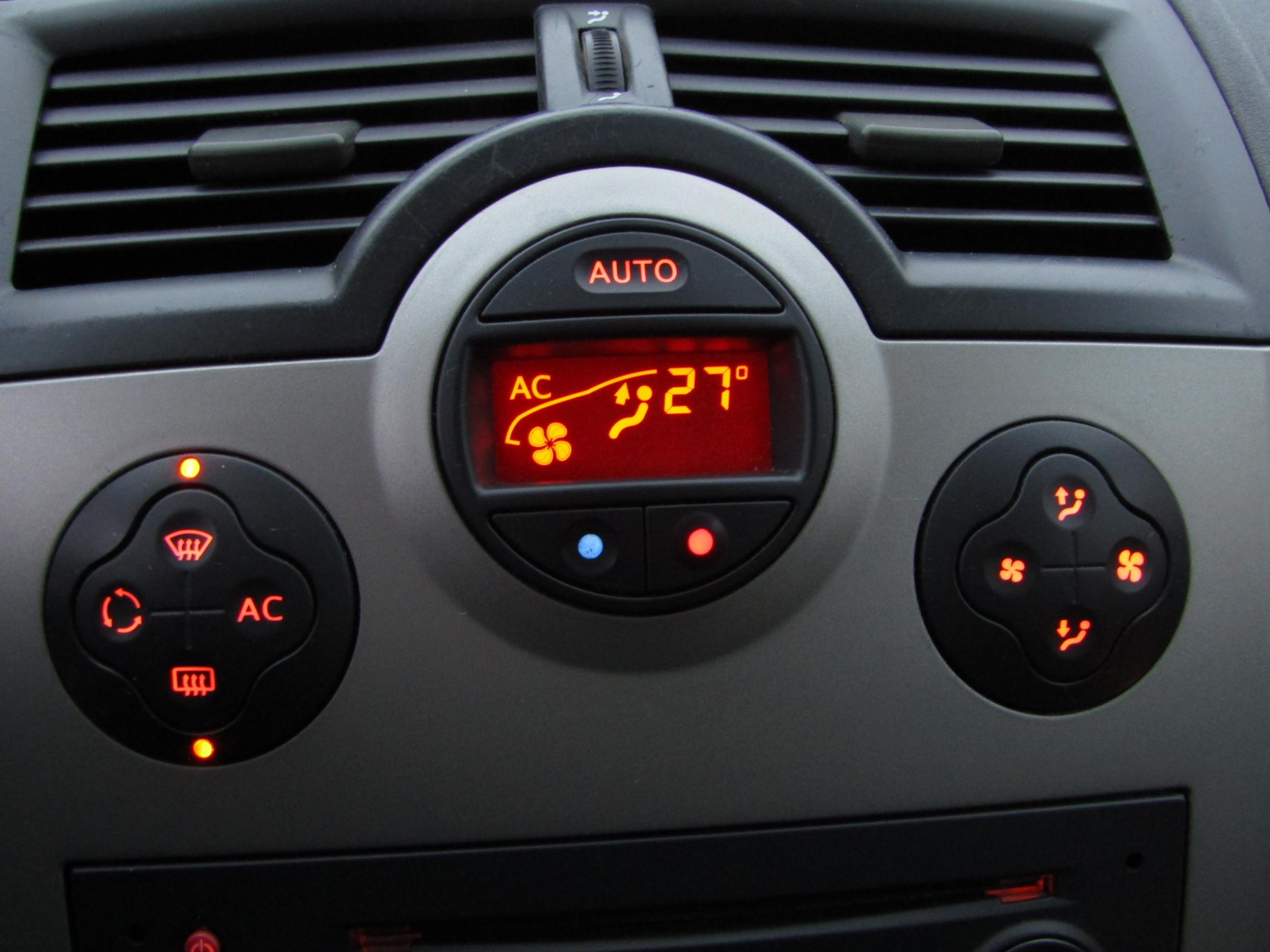 Renault Mégane, 2004 - pohled č. 13