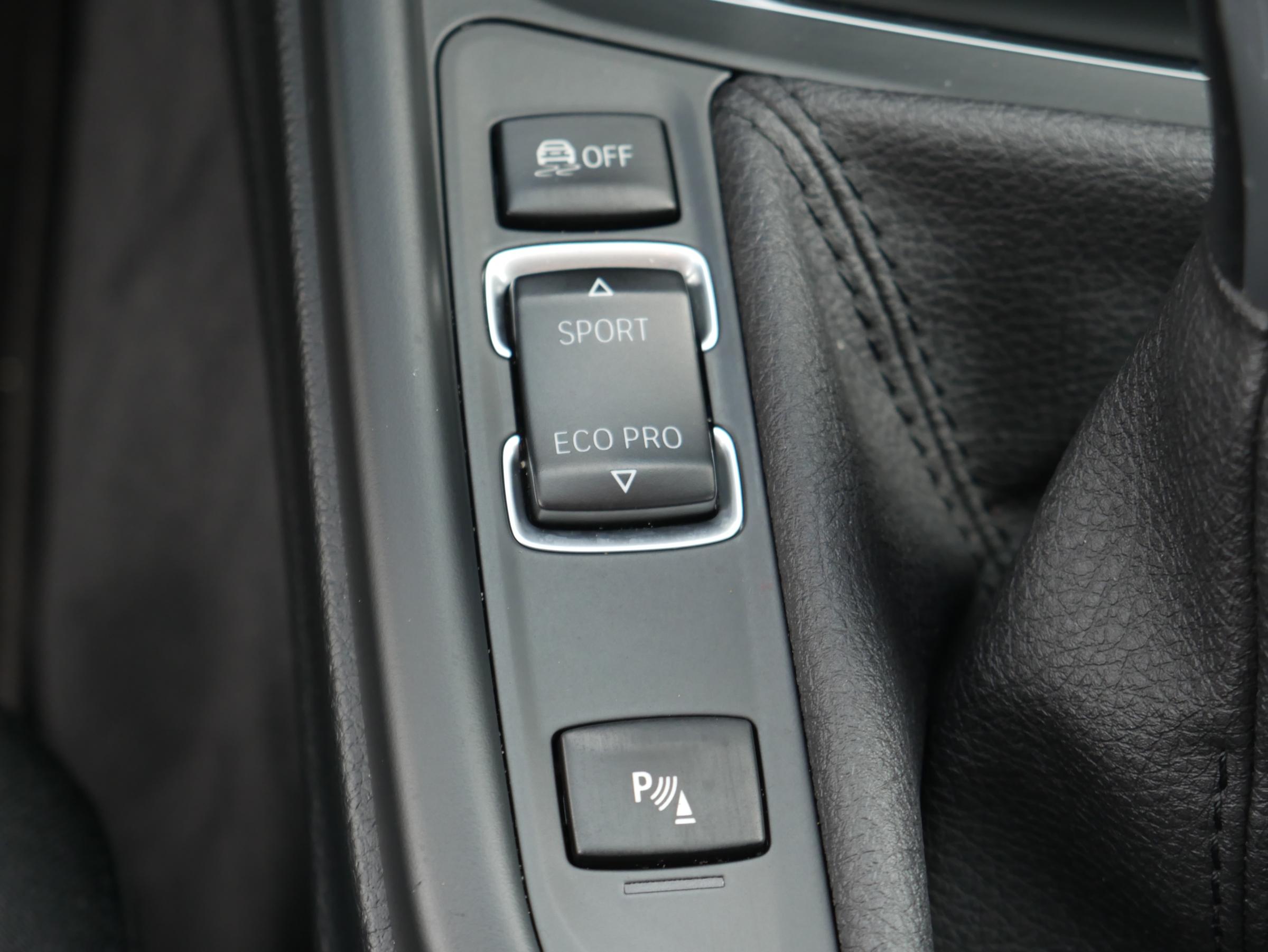 BMW Řada 3, 2016 - pohled č. 17