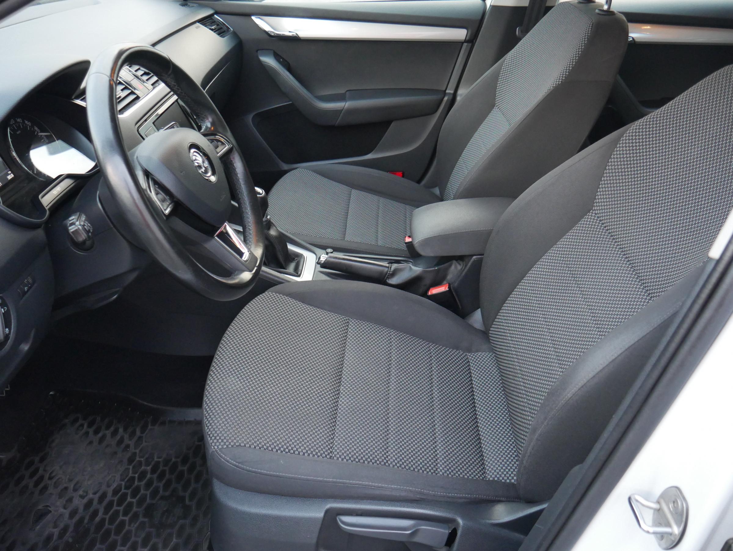 Škoda Octavia III, 2016 - pohled č. 9