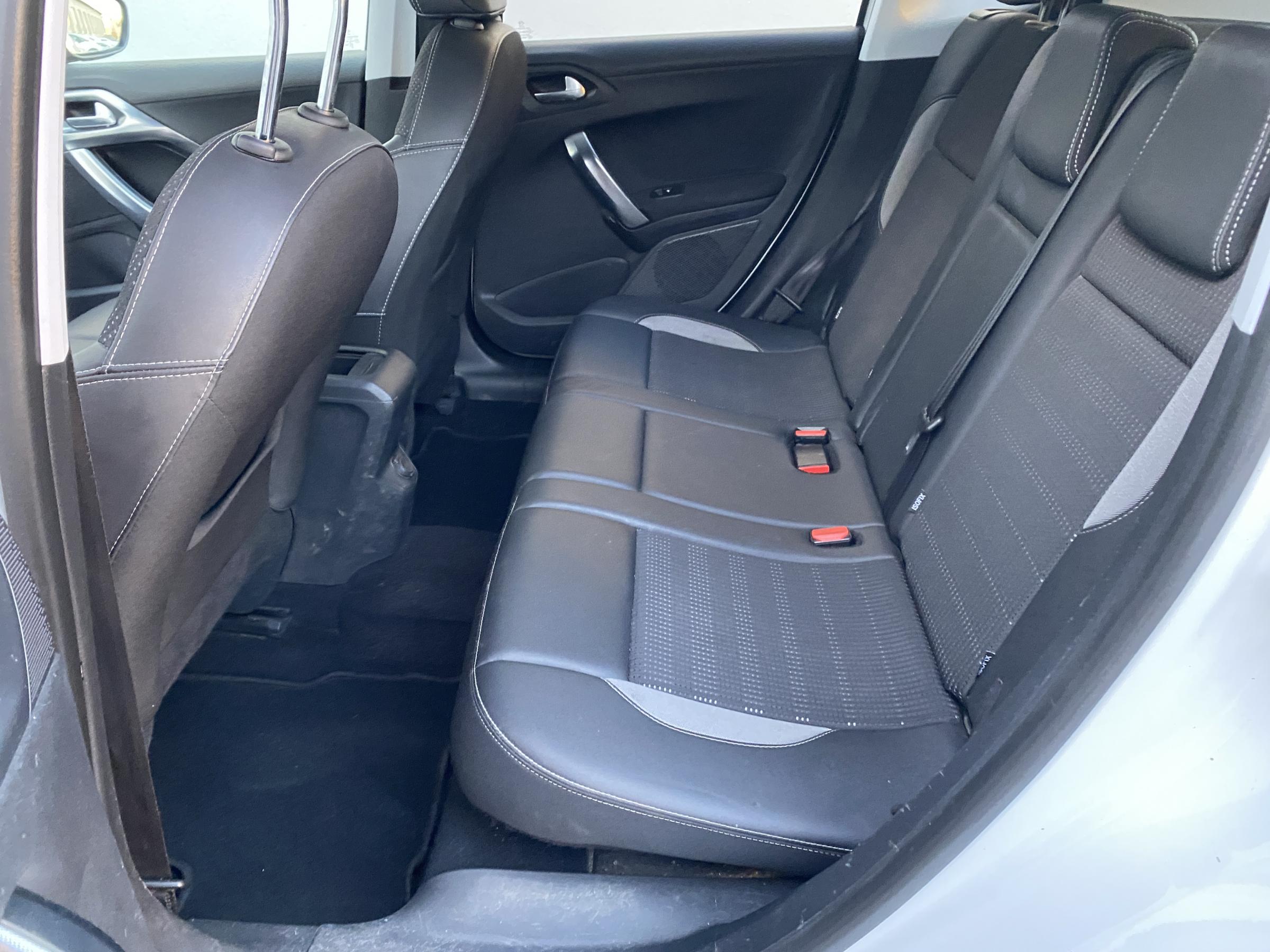 Peugeot 2008, 2018 - pohled č. 10