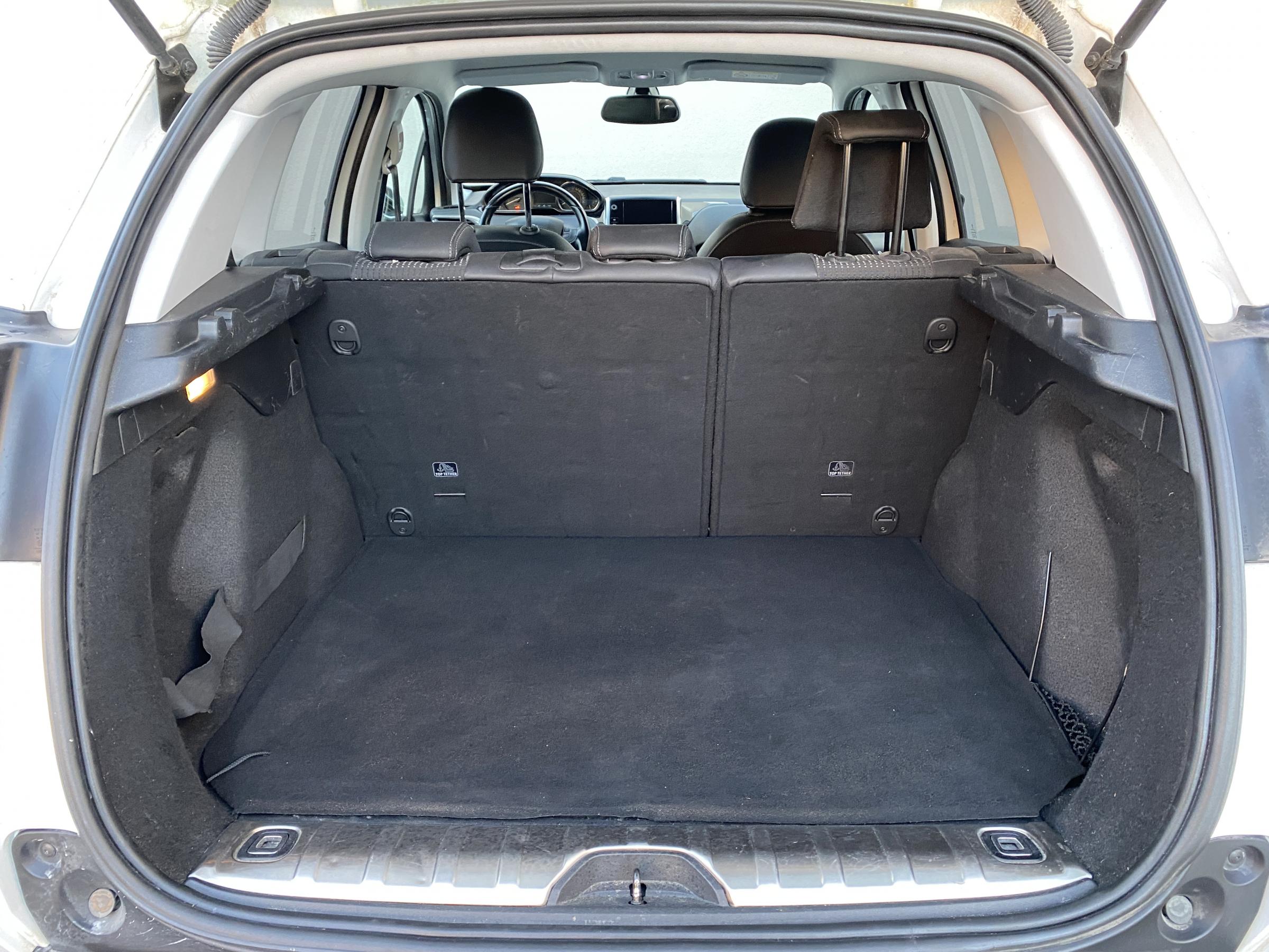 Peugeot 2008, 2018 - pohled č. 7