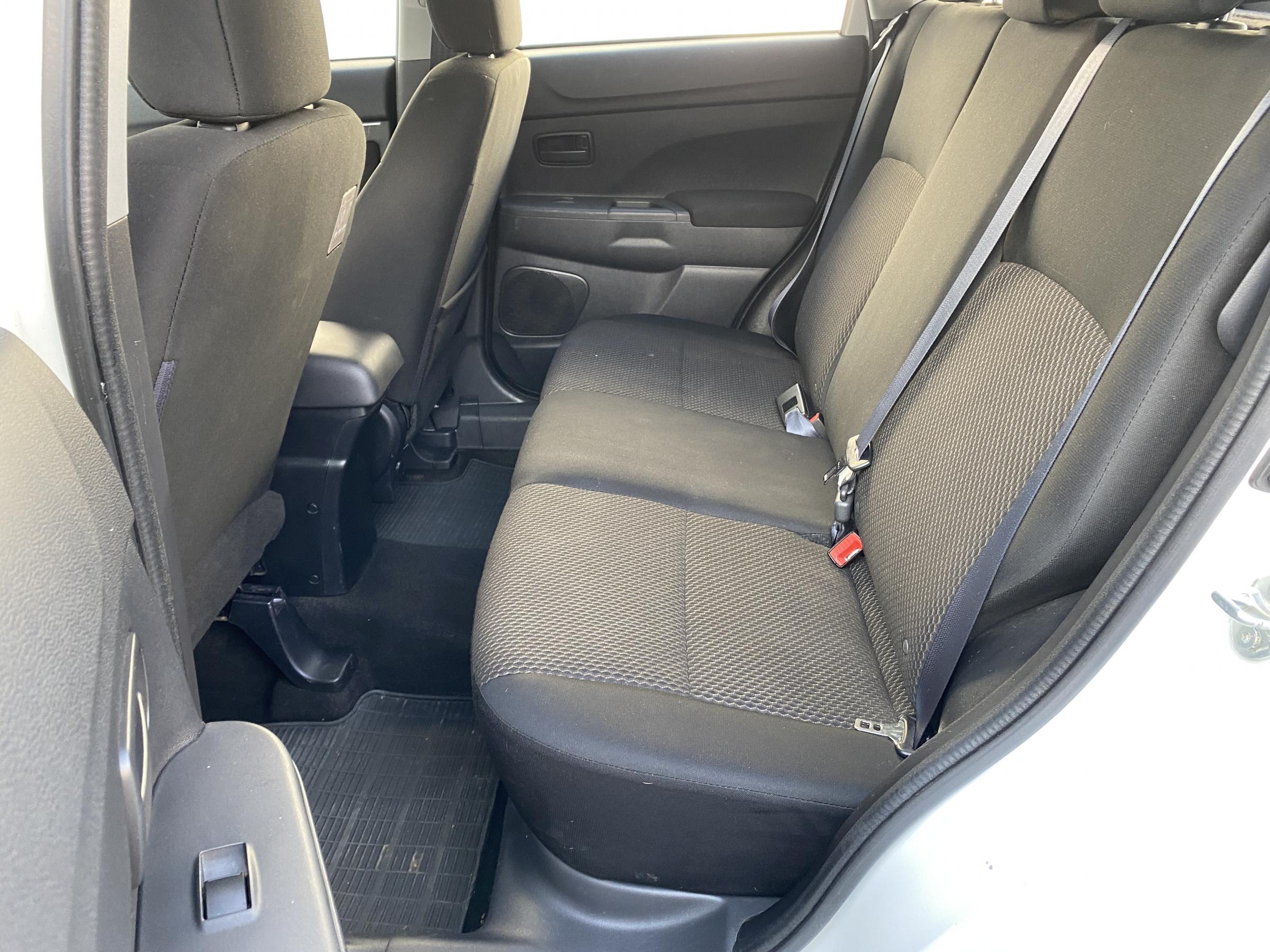 Mitsubishi ASX, 2015 - pohled č. 10