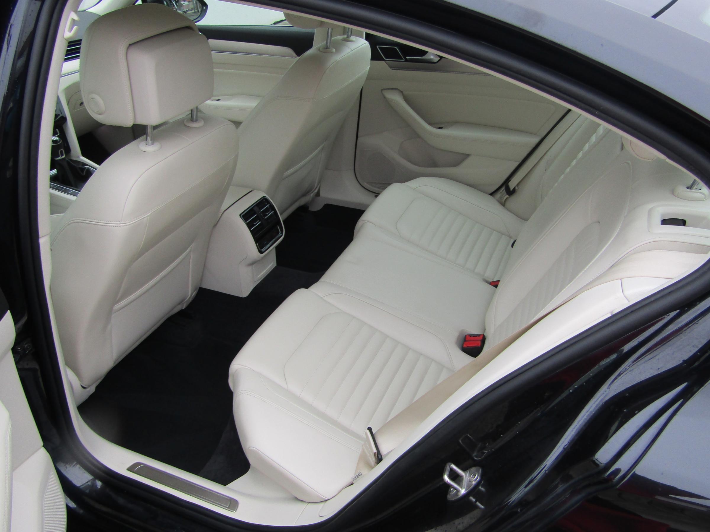 Volkswagen Passat, 2015 - pohled č. 10