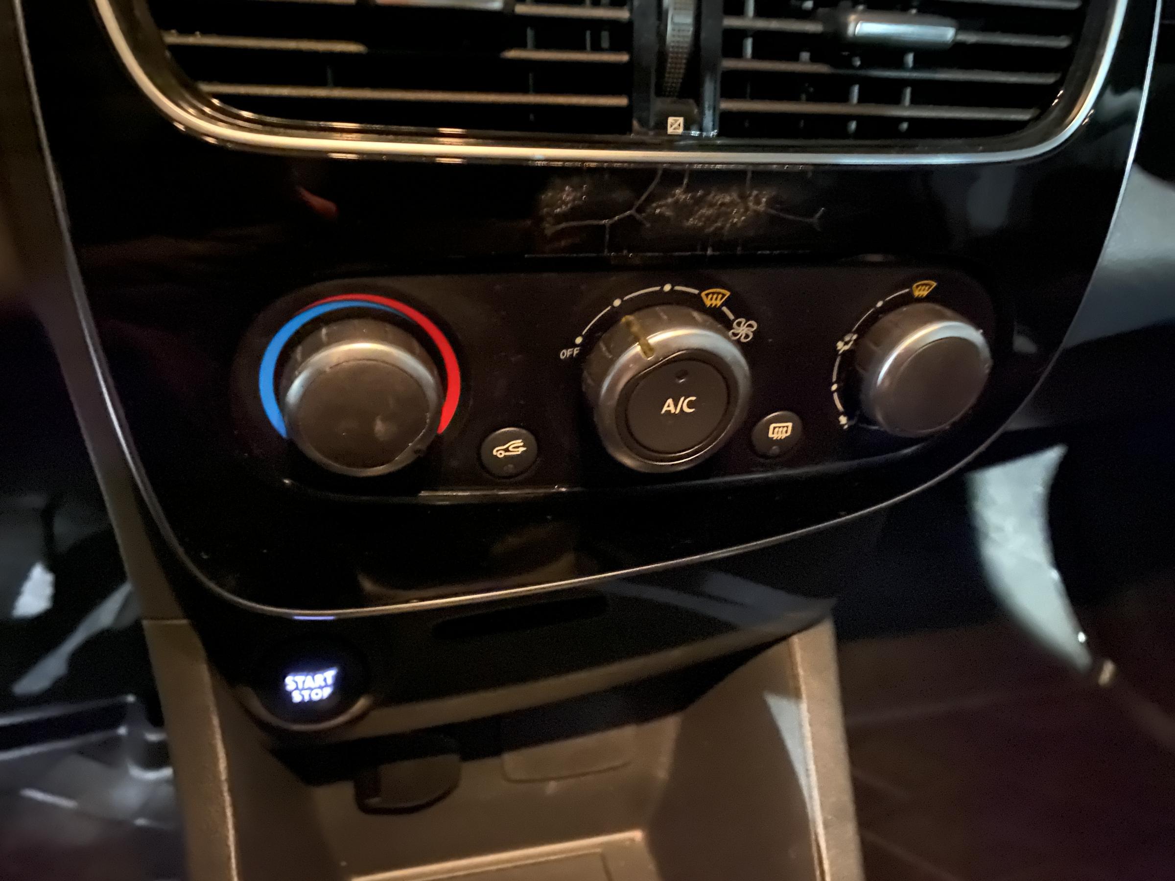 Renault Clio, 2017 - pohled č. 15