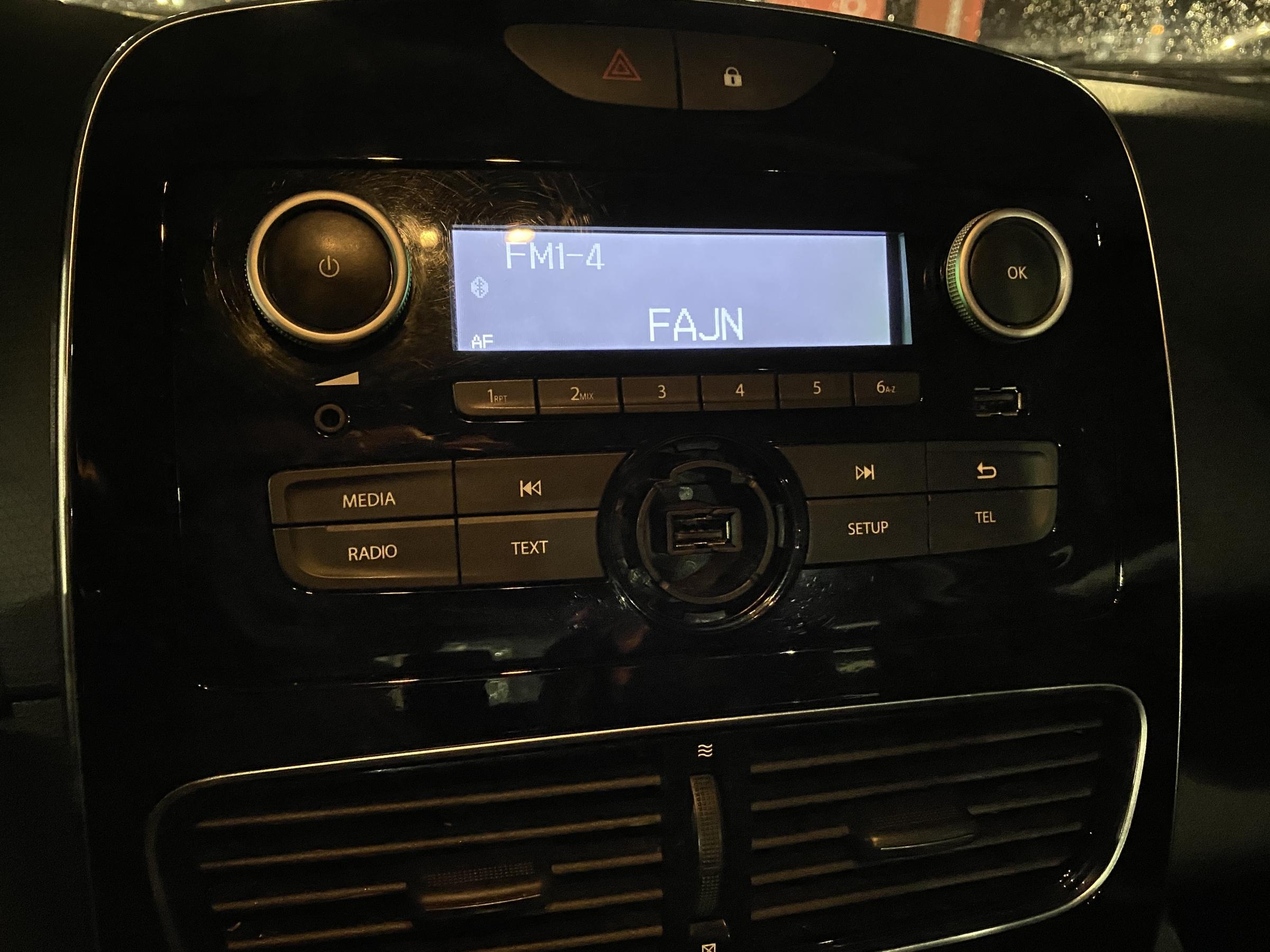 Renault Clio, 2017 - pohled č. 16