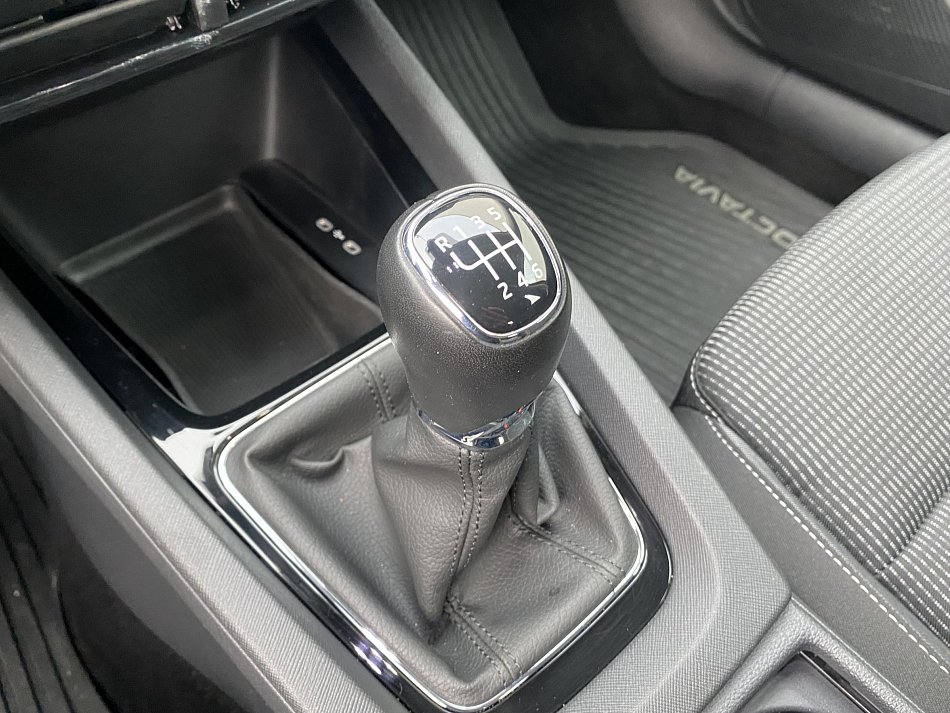 Škoda Octavia IV 1.5 TSi Ambition