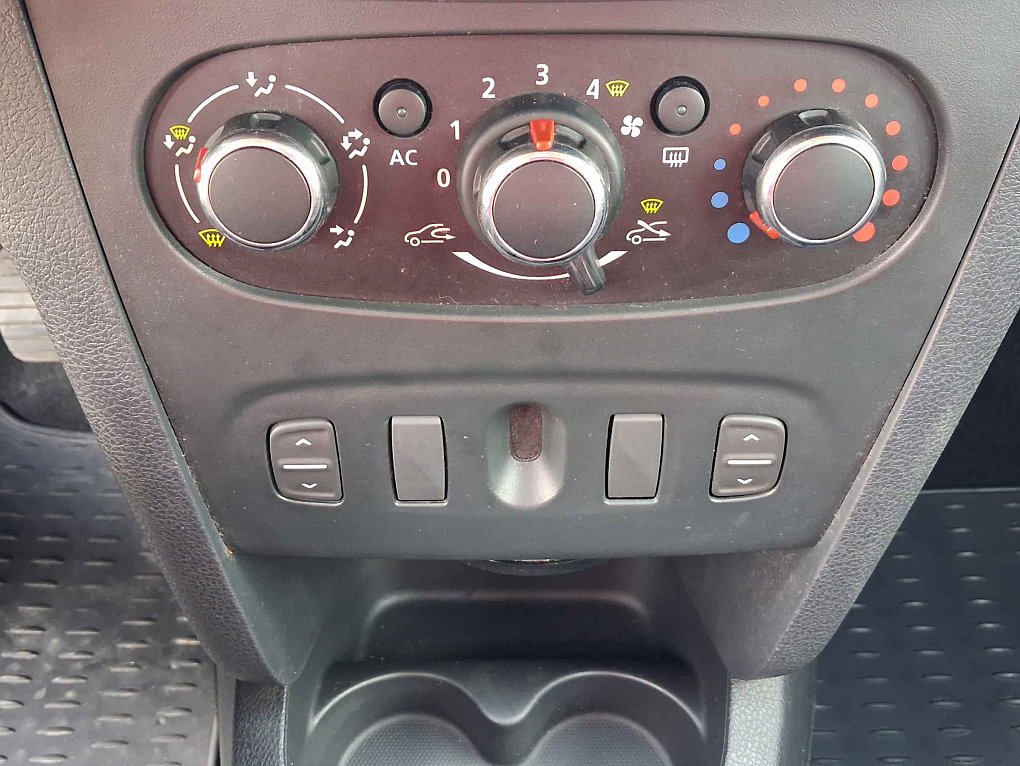 Dacia Sandero 1.2i 